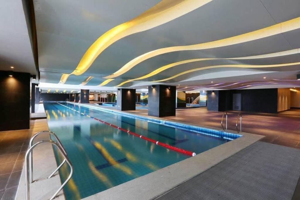 Victoria Sports Tower,FreePool Gym Corner view view 4