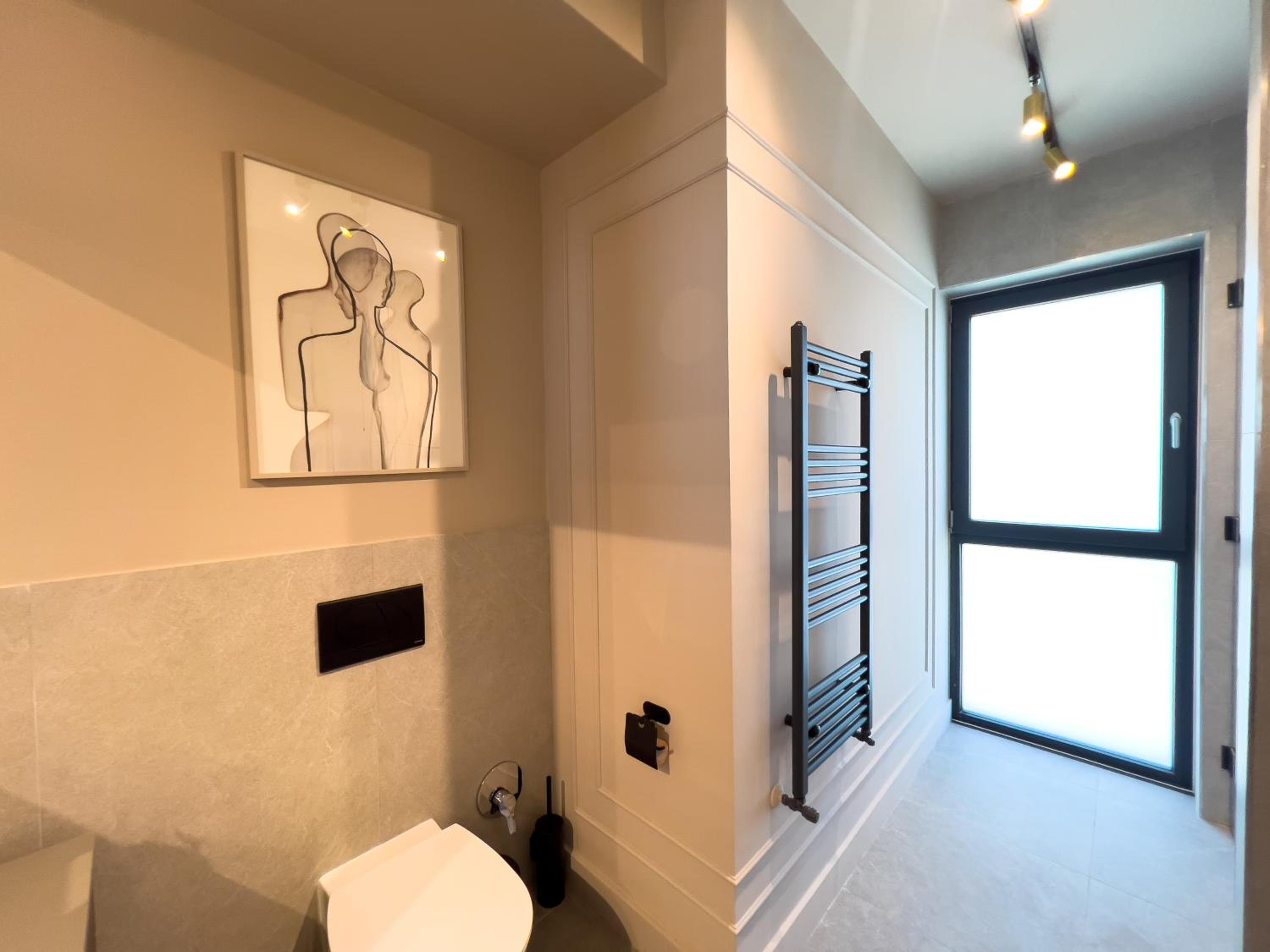 FLH Art Elegance - Large Balcony, Free Parking, Ateneo Residence view 5