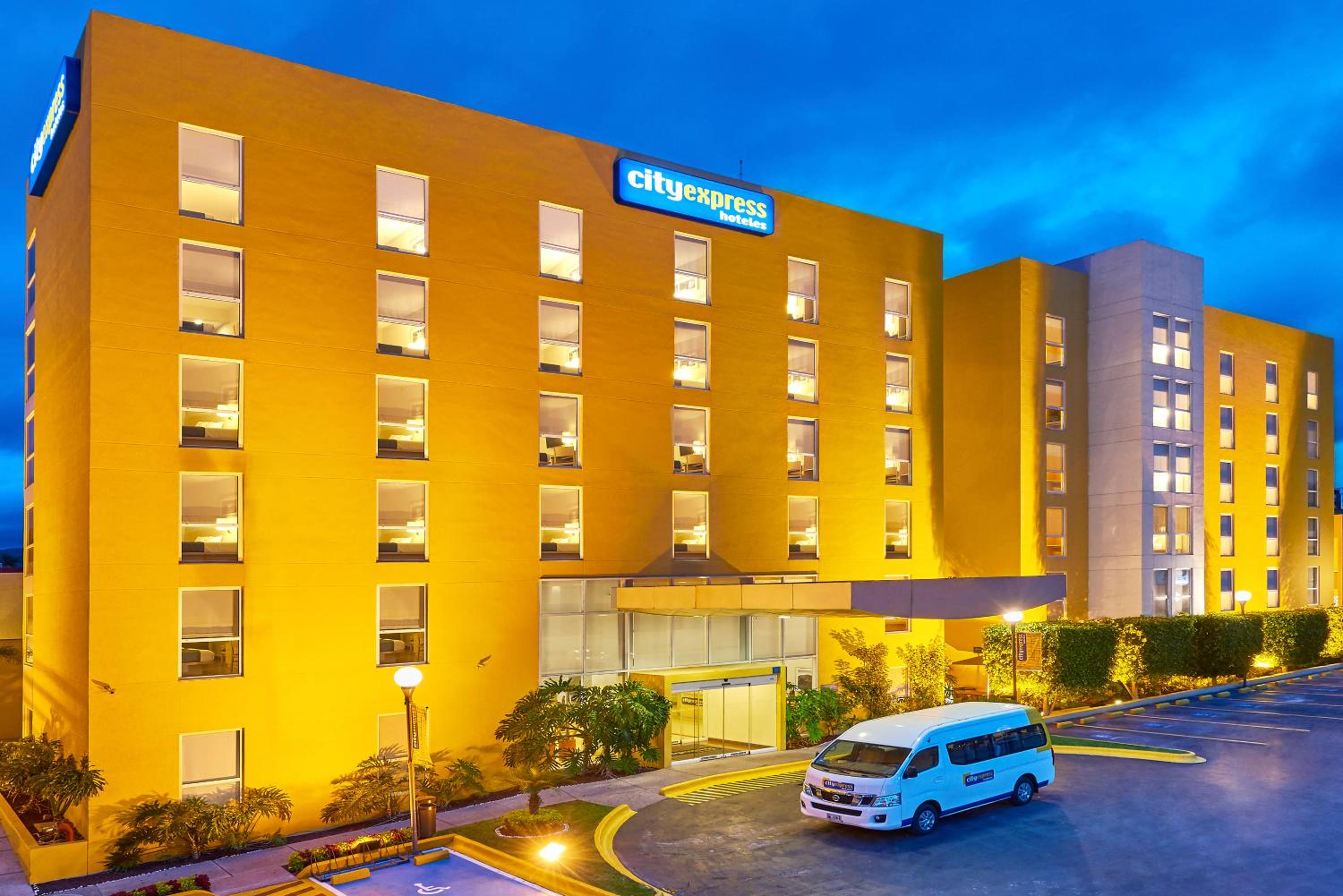 Hotel City Express by Marriott San Luis Potosi Zona Universitaria - Image 1