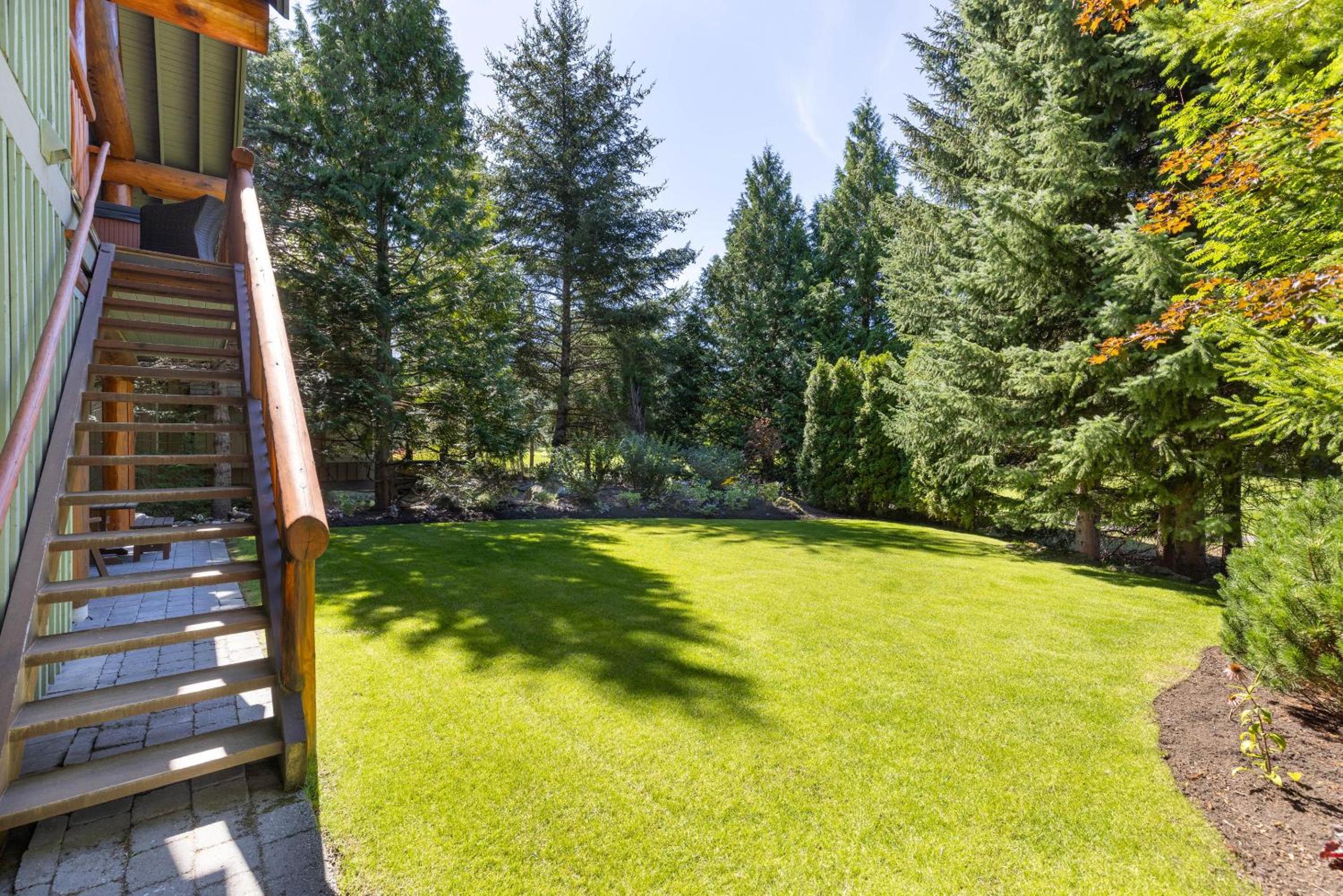 Muirfield Chalet - Spacious Traditional Log Cabin, Hot Tub