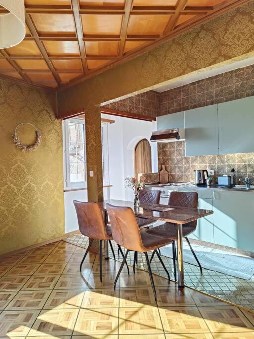 Casa Jenini - Wohnung im Patrizierhaus neben Schloss Leuk