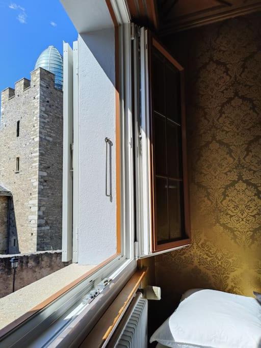 Casa Jenini - Wohnung im Patrizierhaus neben Schloss Leuk