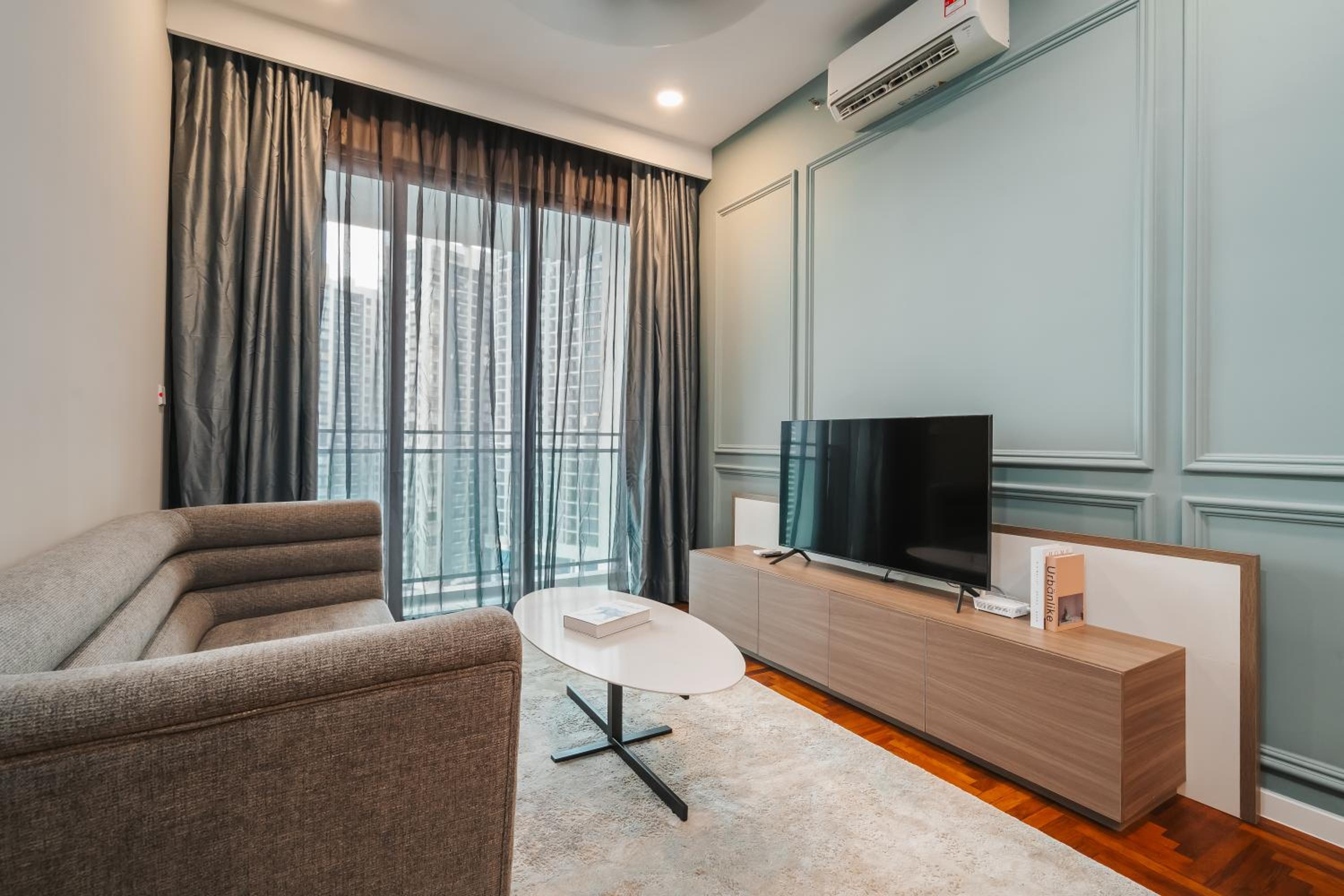 Designer 3BR Apartment 10mins to Midvalley