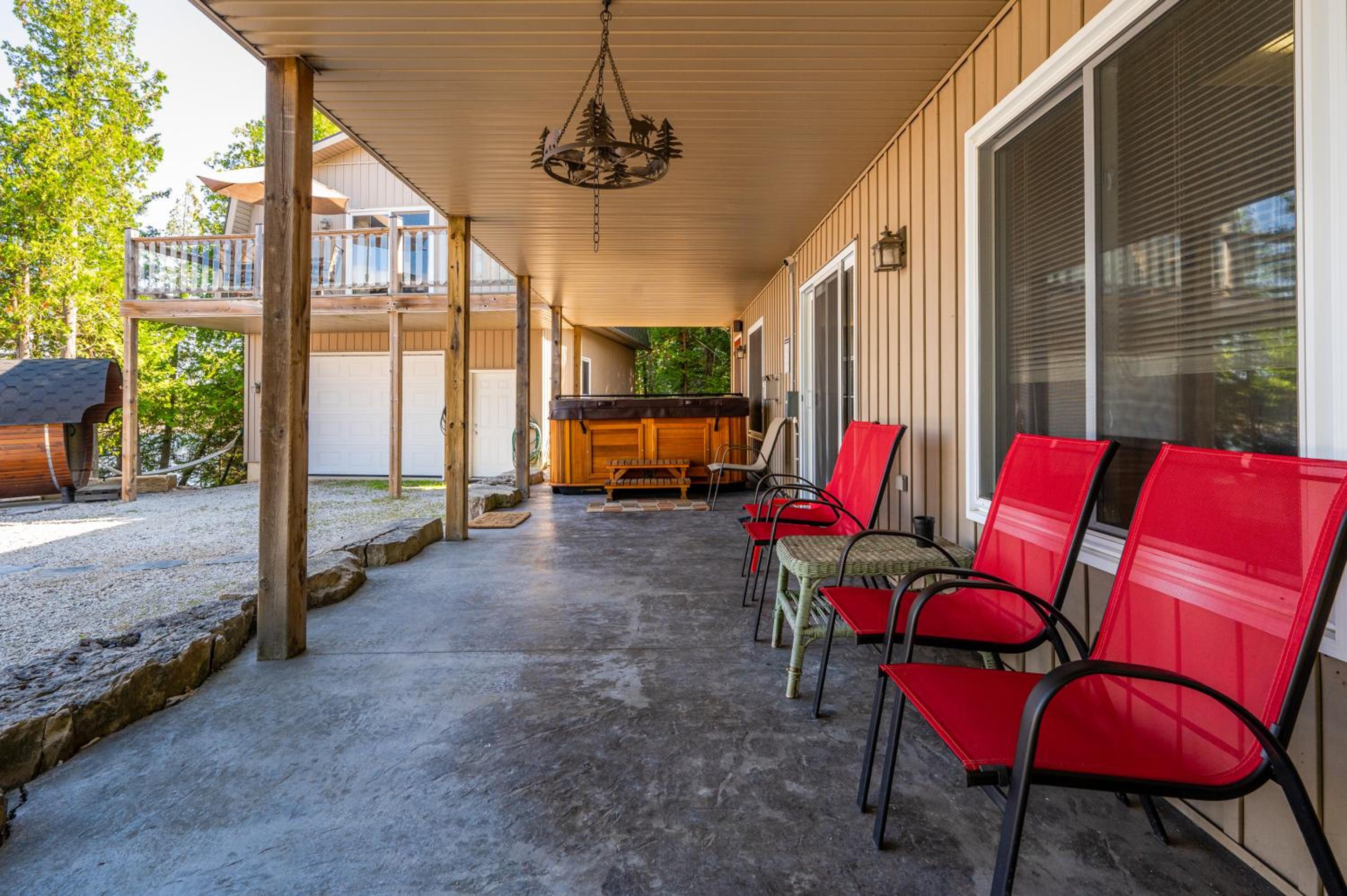Waterfront w sauna, hot tub and boat slip