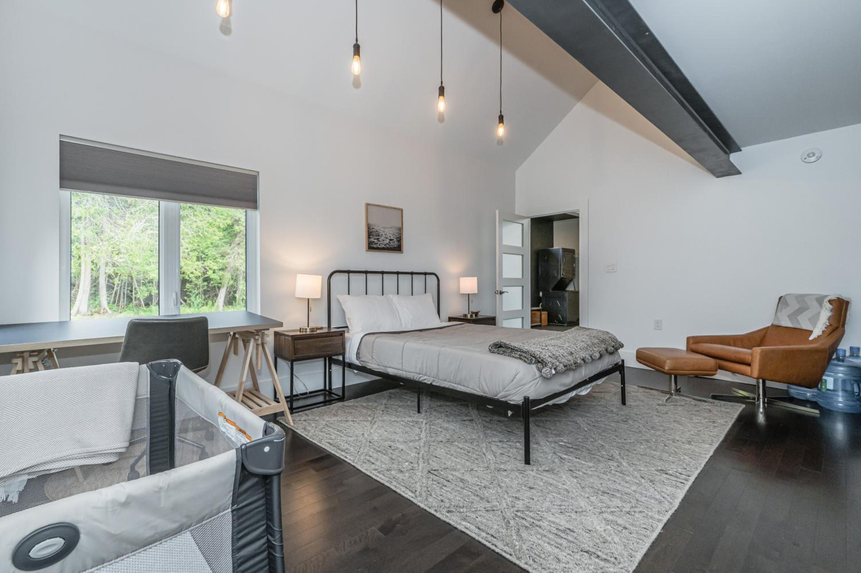 Luxury Tobermory Retreat Modern Home and Hot Tub