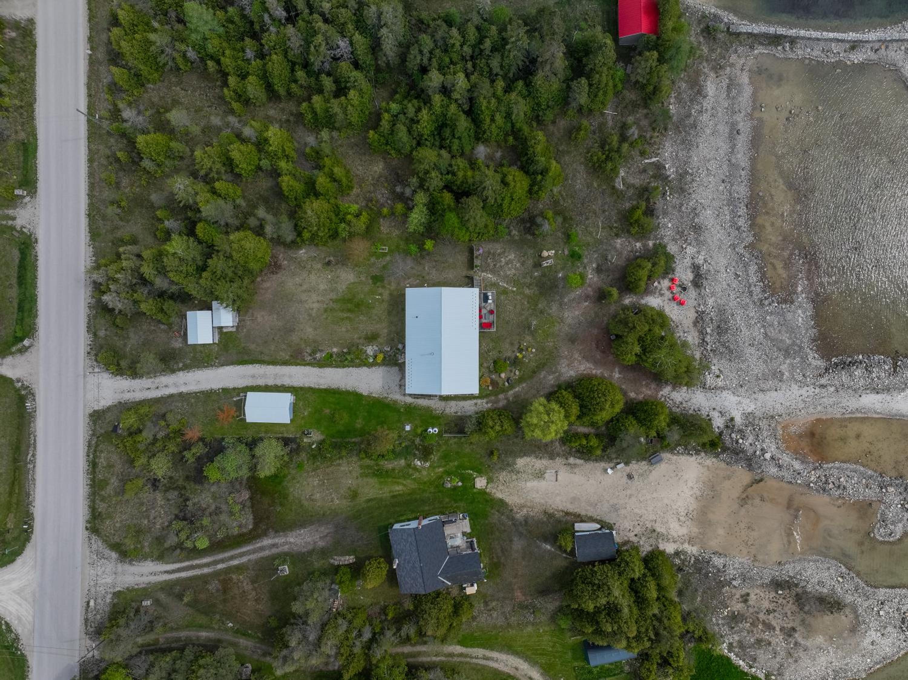 Len Cove - Your Lakeside Retreat in Howdenvale