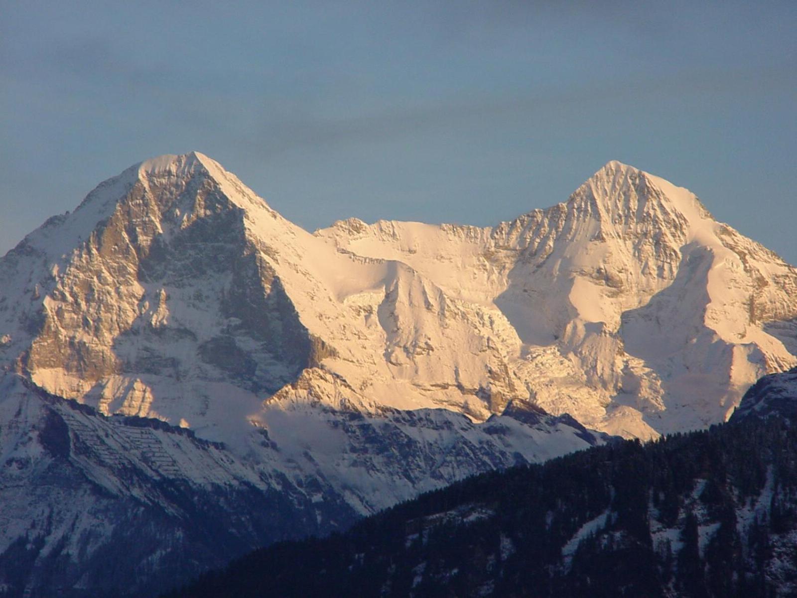 Chalet Hinkelstein in Beatenberg traumhafte Aussicht auf Eiger, Mönch & Jungfrau