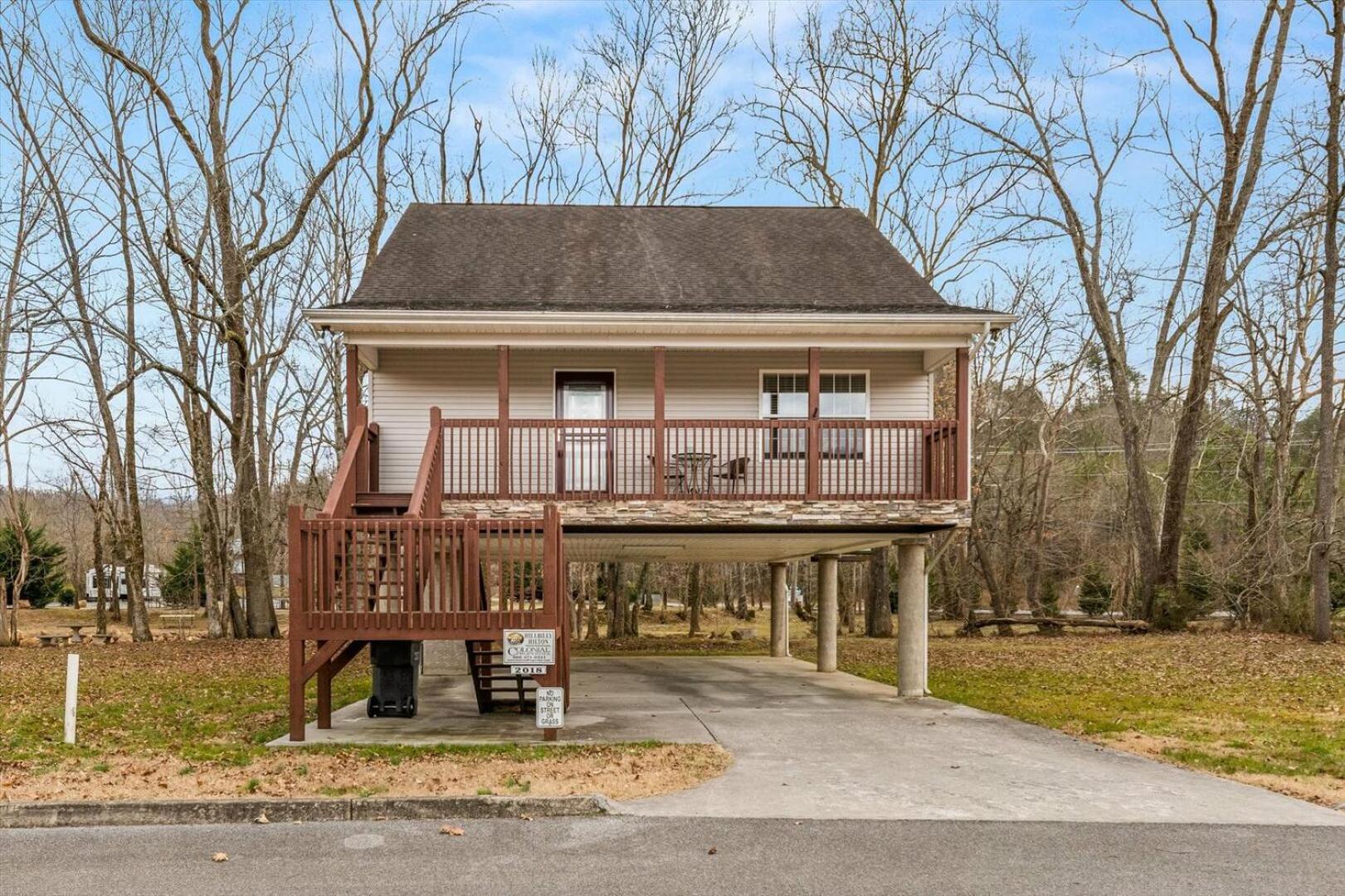 Hillbilly Hilton By Colonial Properties
