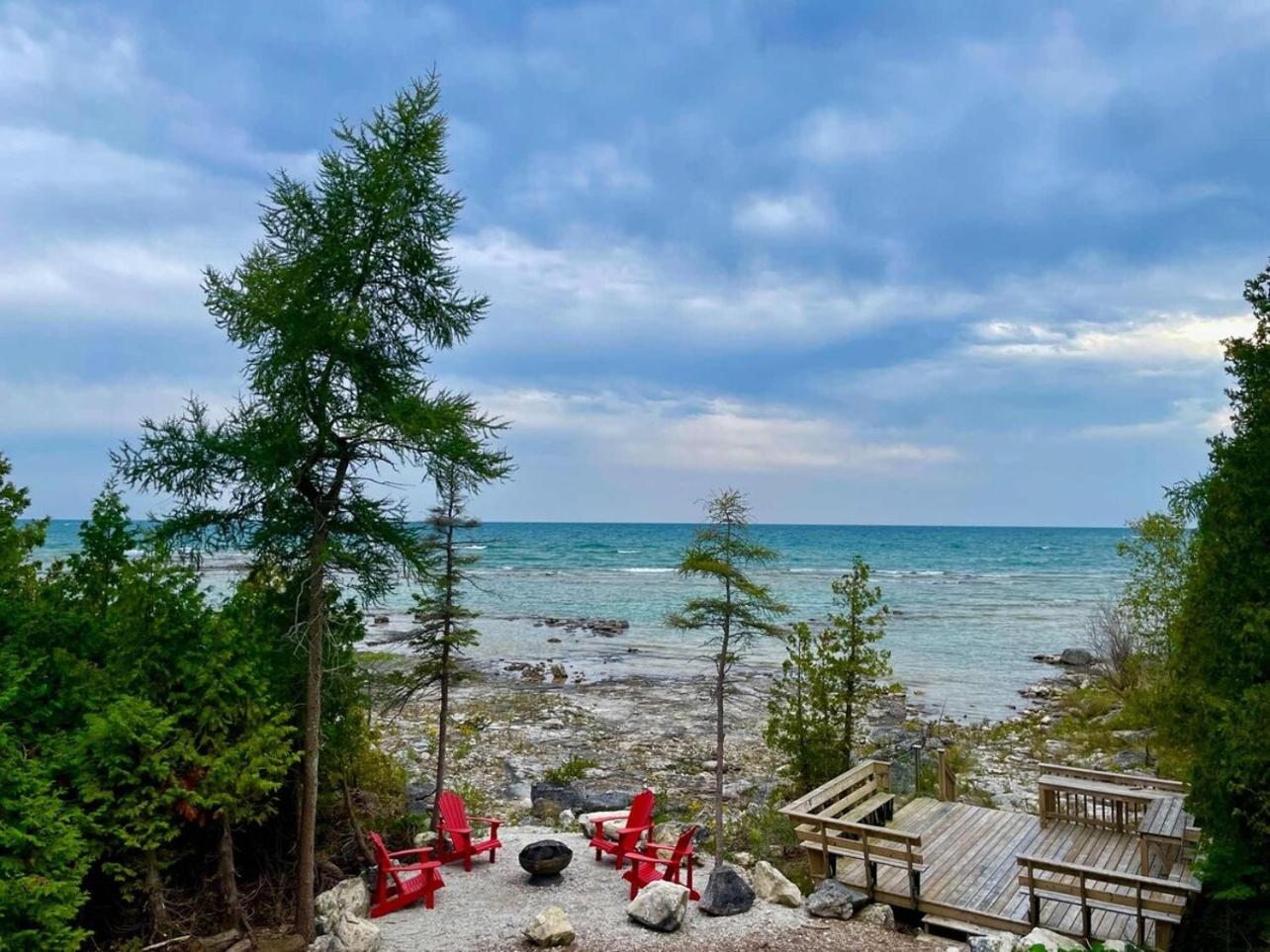 The Aida, Luxury Lakefront Retreat - Serene & Chic