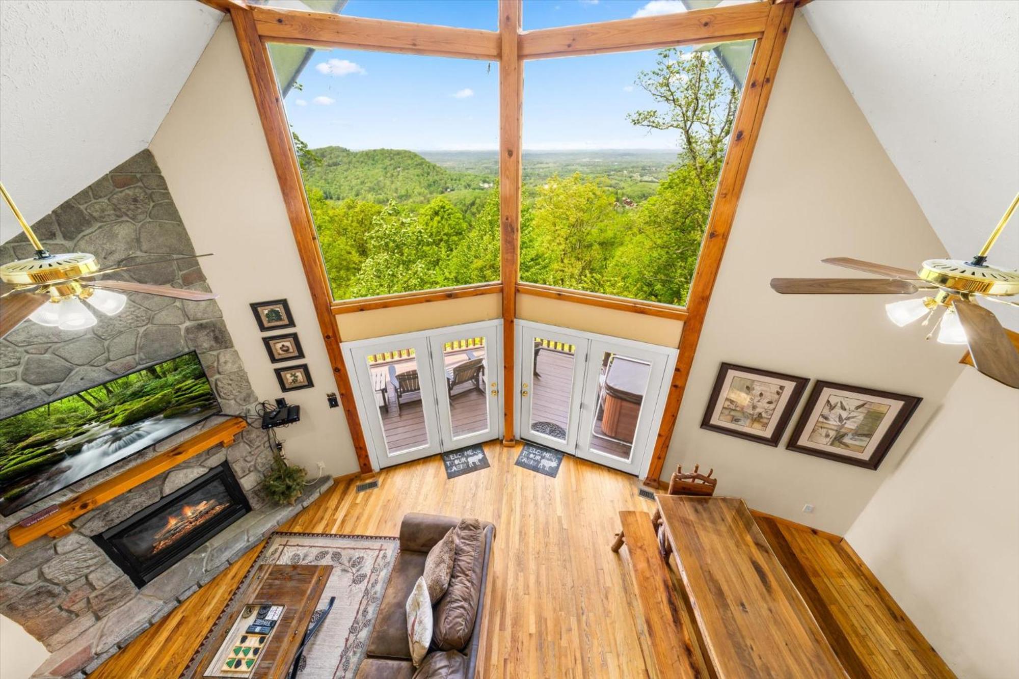 Peekin' Over Pigeon Forge By Colonial Properties view 4
