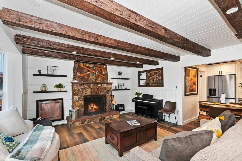Highland Cabin Jacuzzi Close To Slopes & Village view 2