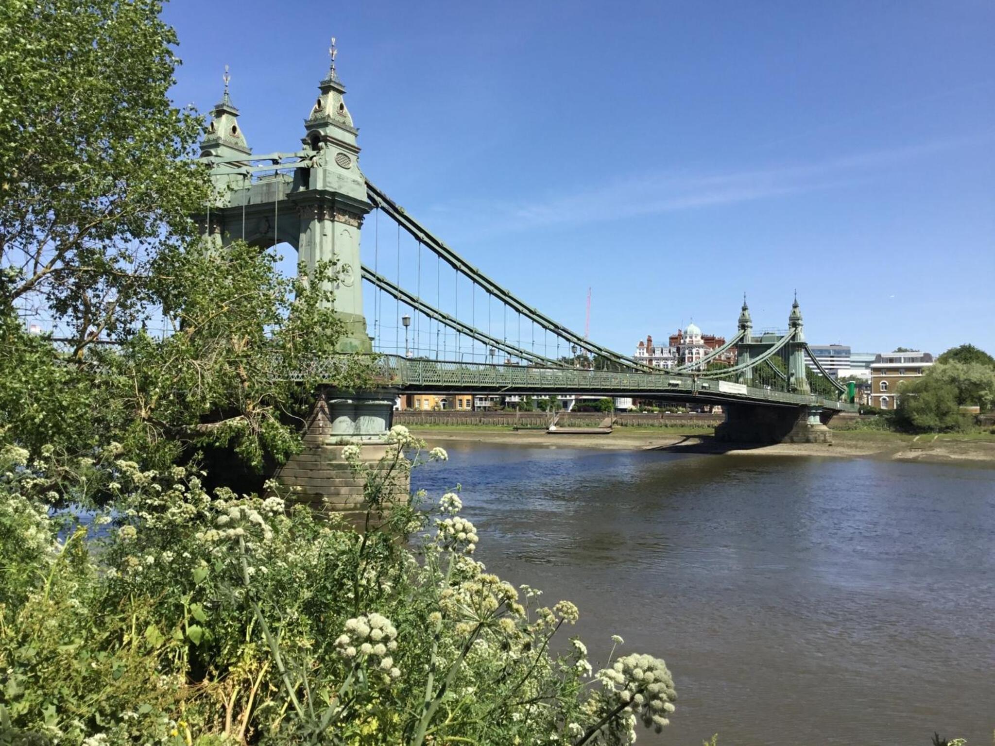Charming 2 Bed 2 Bathroom, Sleep 6, Park View, Walk to Borough Market, Elephant & Castle, Tower Bridge