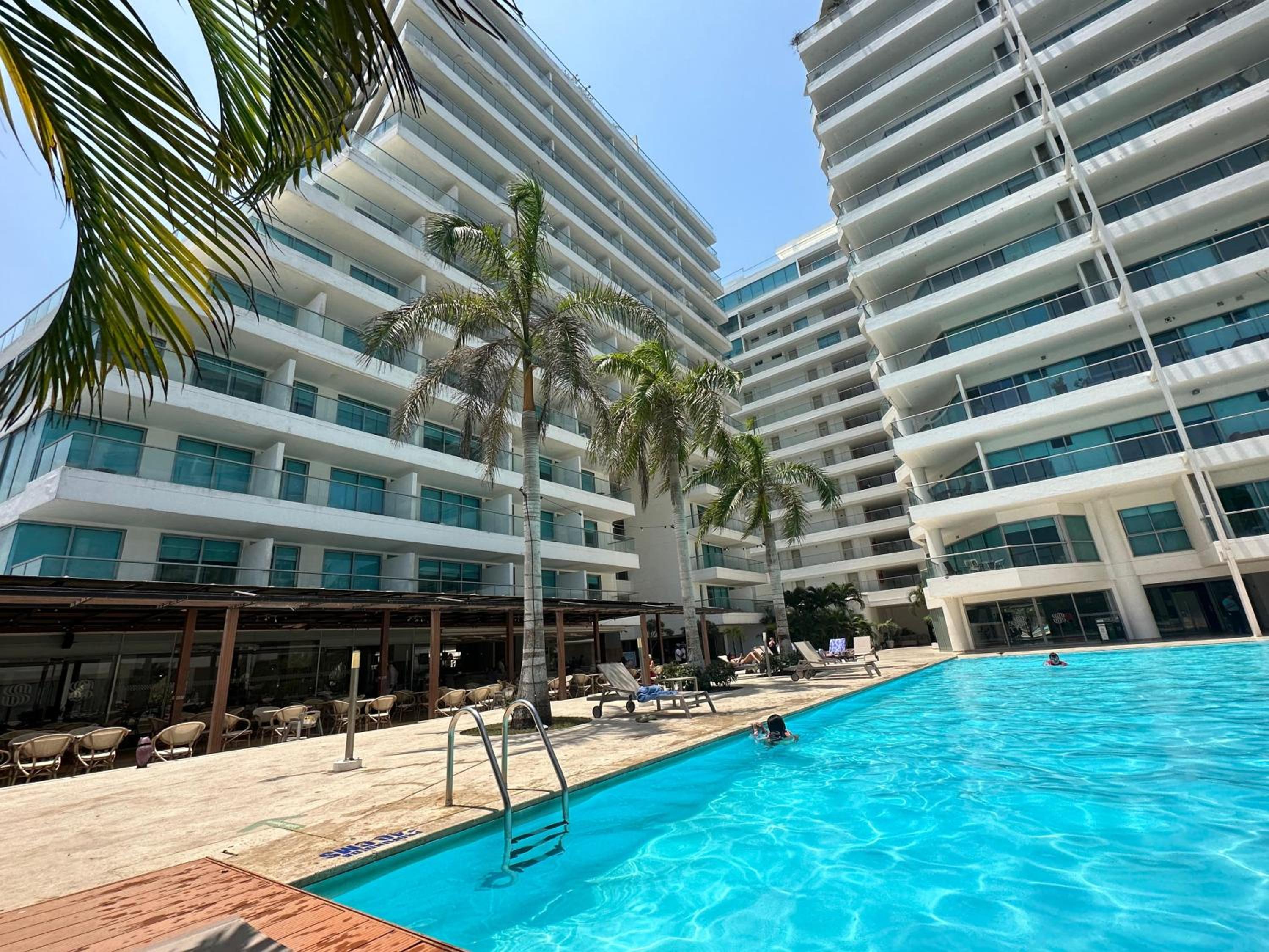 Apto en Condominio con Salida al Mar, Playa Boquilla, Morros, cerca Hotel Américas, Hollyday inn, Radisson