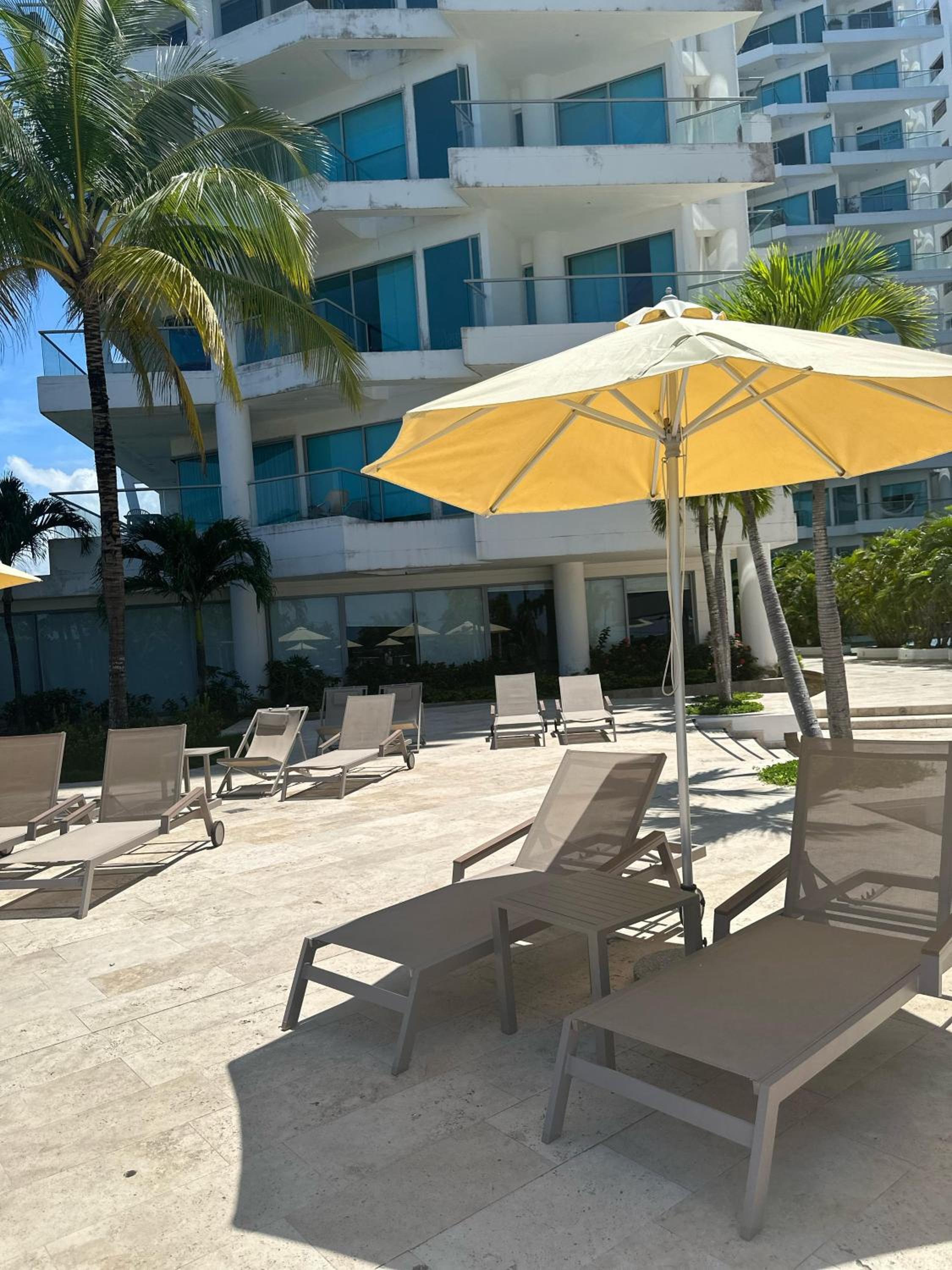 Apto en Condominio con Salida al Mar, Playa Boquilla, Morros, cerca Hotel Américas, Hollyday inn, Radisson