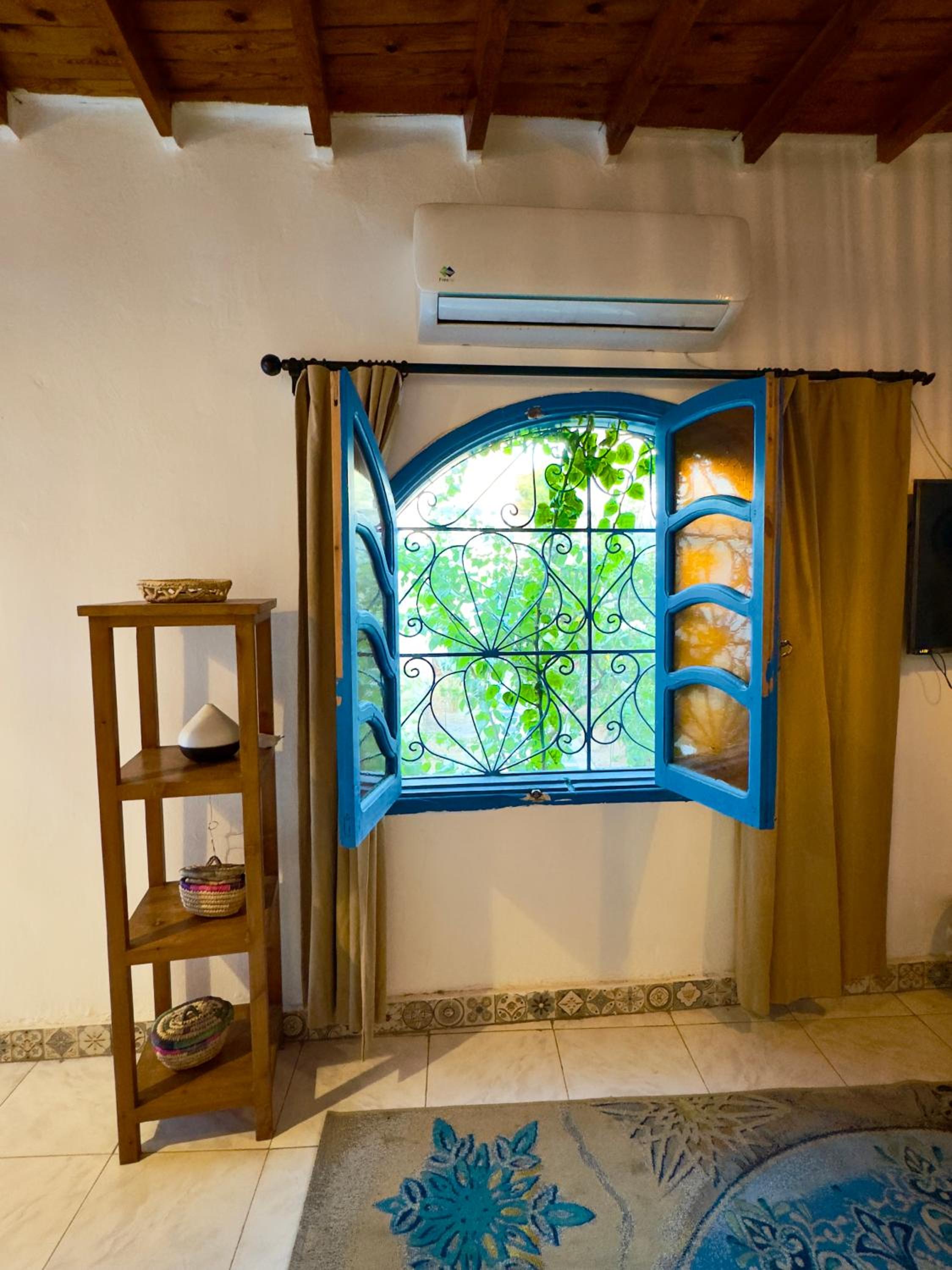Blue Villa in Lighthouse