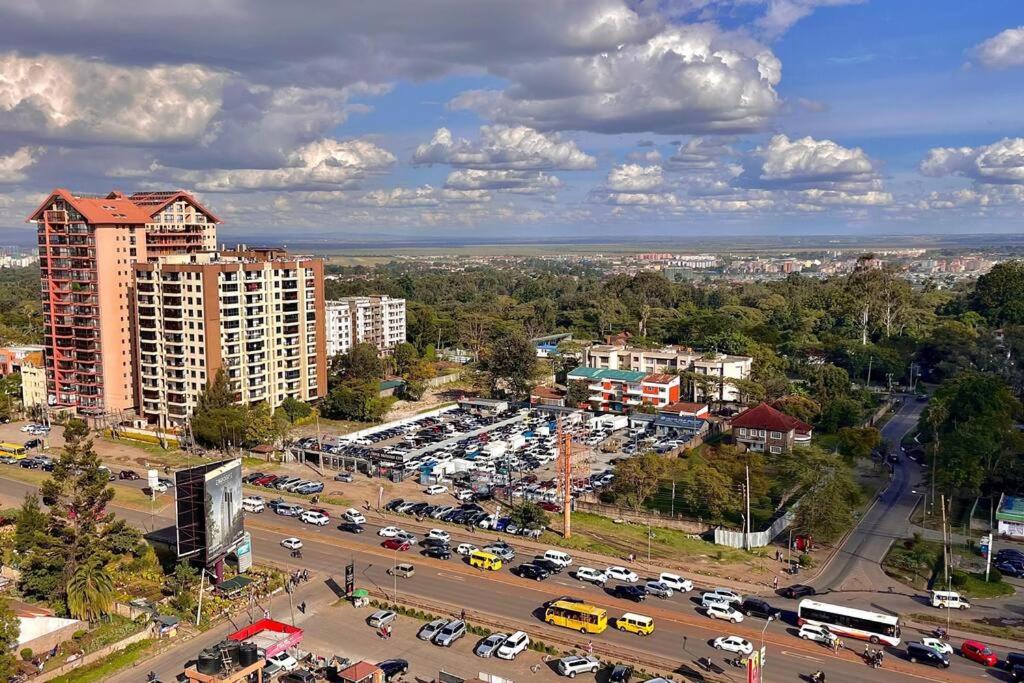 Elegant 1 BED Apartment near Yaya centre with gym view 5