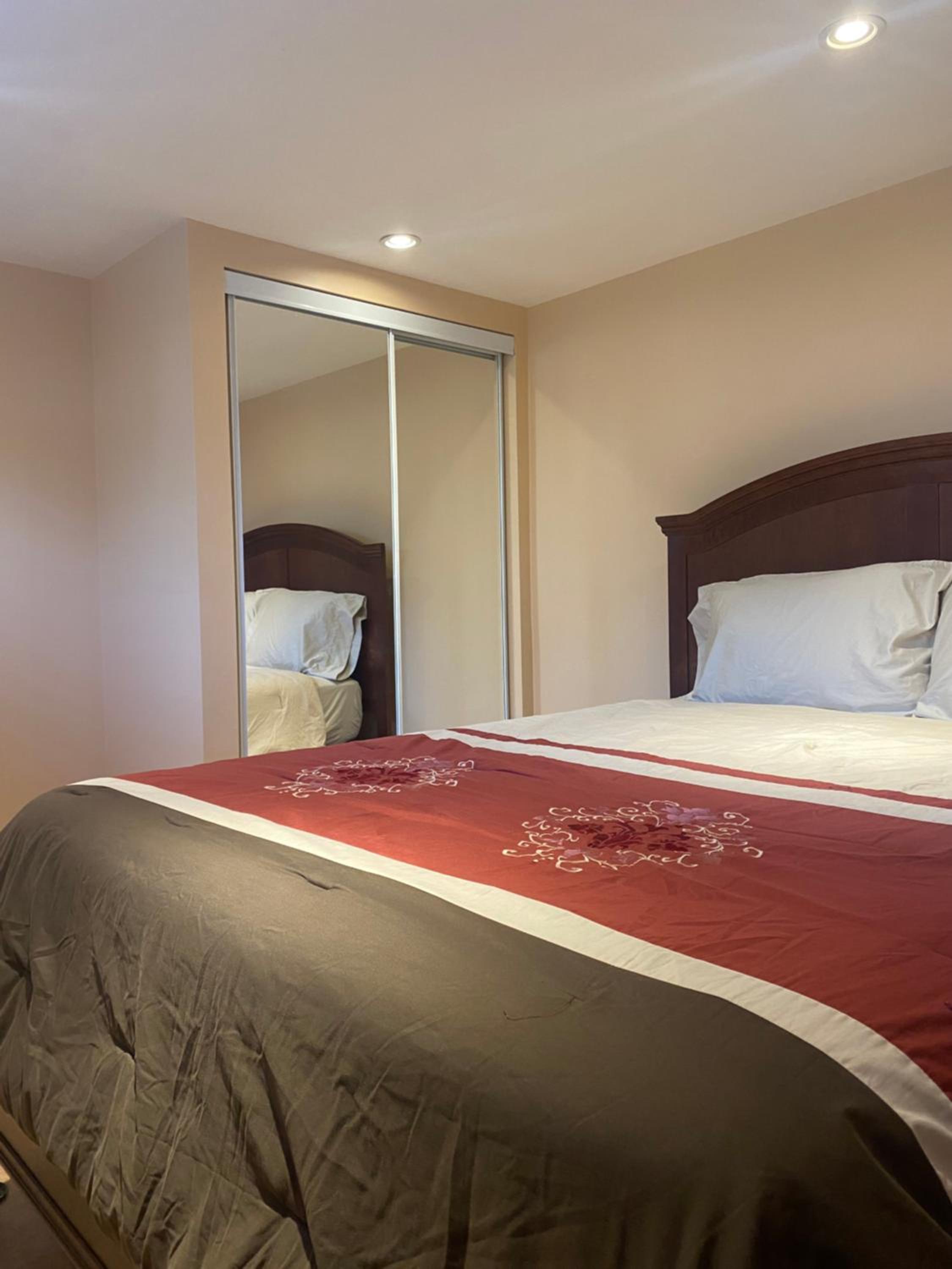 Nice Bedrooms in North York, Ontario