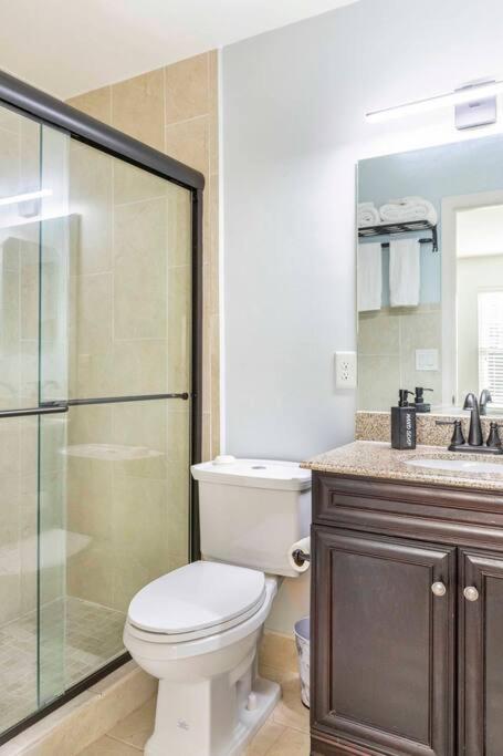 Modern Townhome With Yard 5 Min To The Battery - Property Image 32