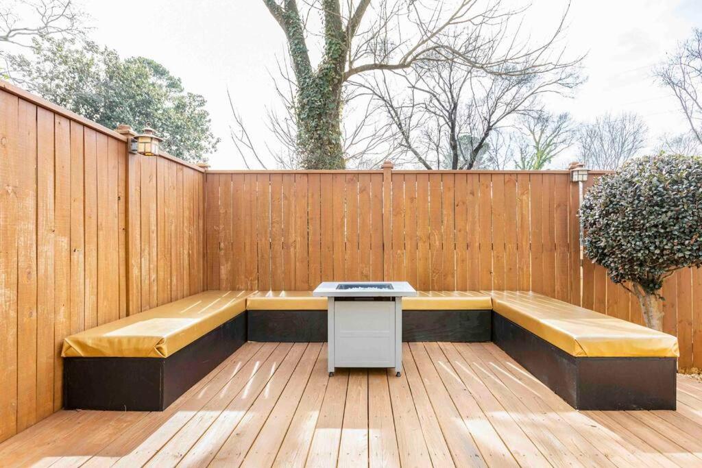 Modern Townhome With Yard 5 Min To The Battery - Property Image 38