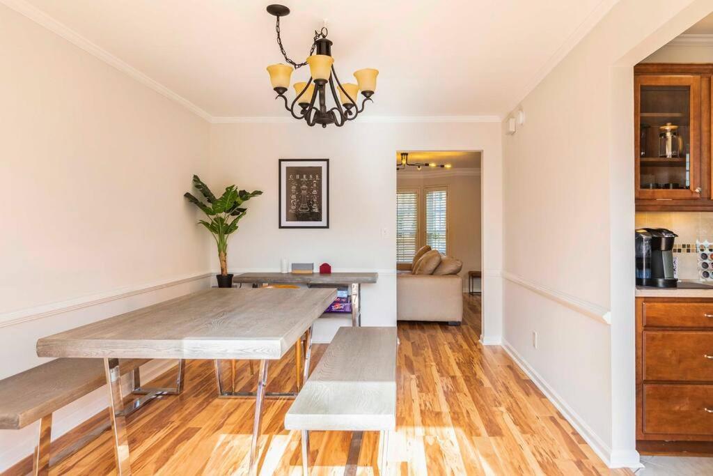 Modern Townhome With Yard 5 Min To The Battery - Property Image 23