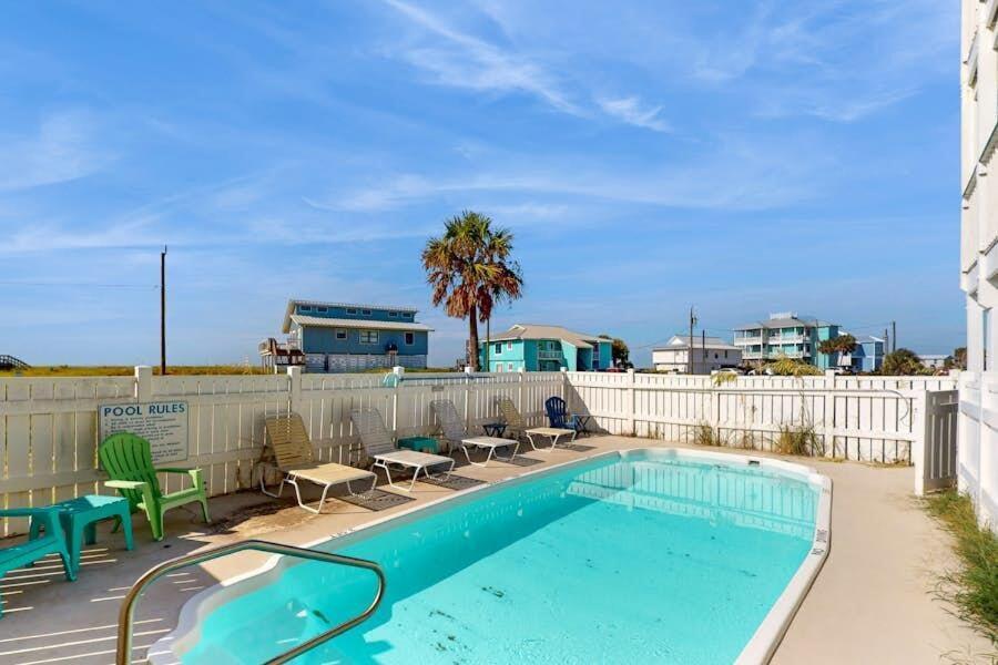 Dream Chaser-Private Pool-Hot Tub-Pets-Directly across from boardwalk to beach view 5