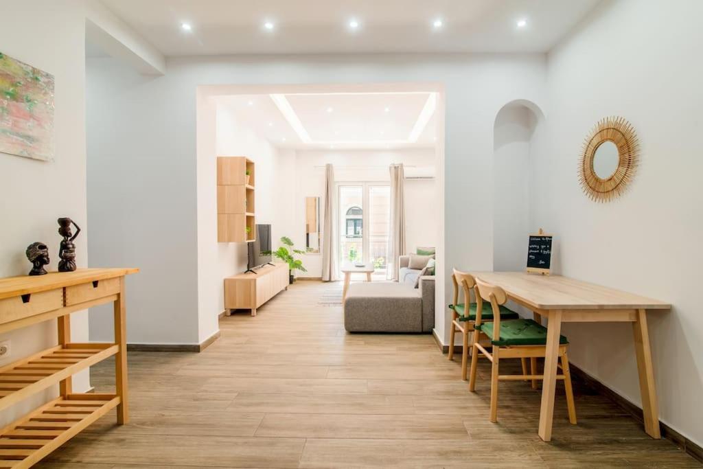 Charming Apartment with an Athenian feel in Psyri
