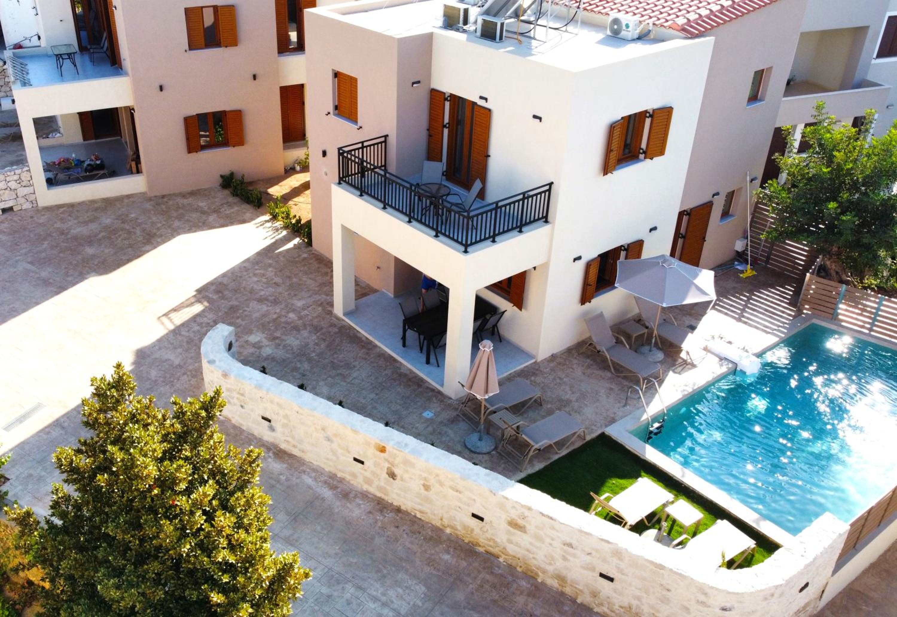 PROVILLAS - Ι, ΙΙ & ΙΙΙ - Luxury Villas with private pool near Retrymno
