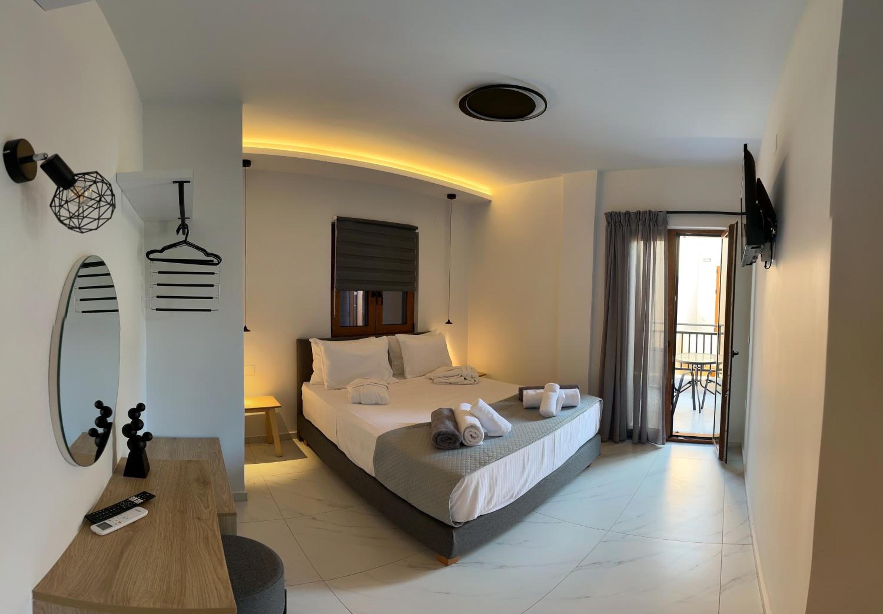 PROVILLAS - Ι, ΙΙ & ΙΙΙ - Luxury Villas with private pool near Retrymno