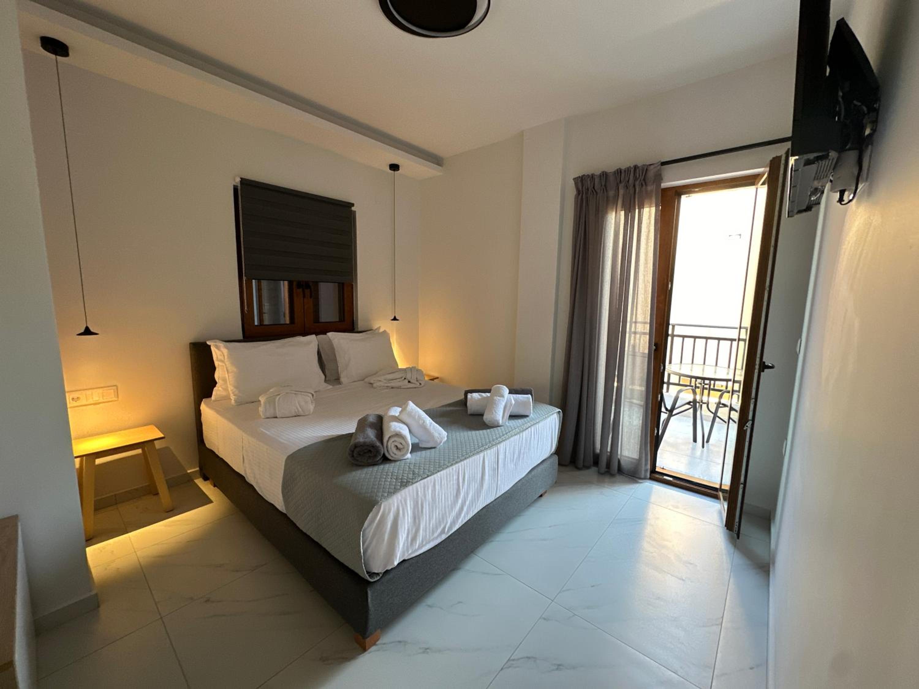 PROVILLAS - Ι, ΙΙ & ΙΙΙ - Luxury Villas with private pool near Retrymno