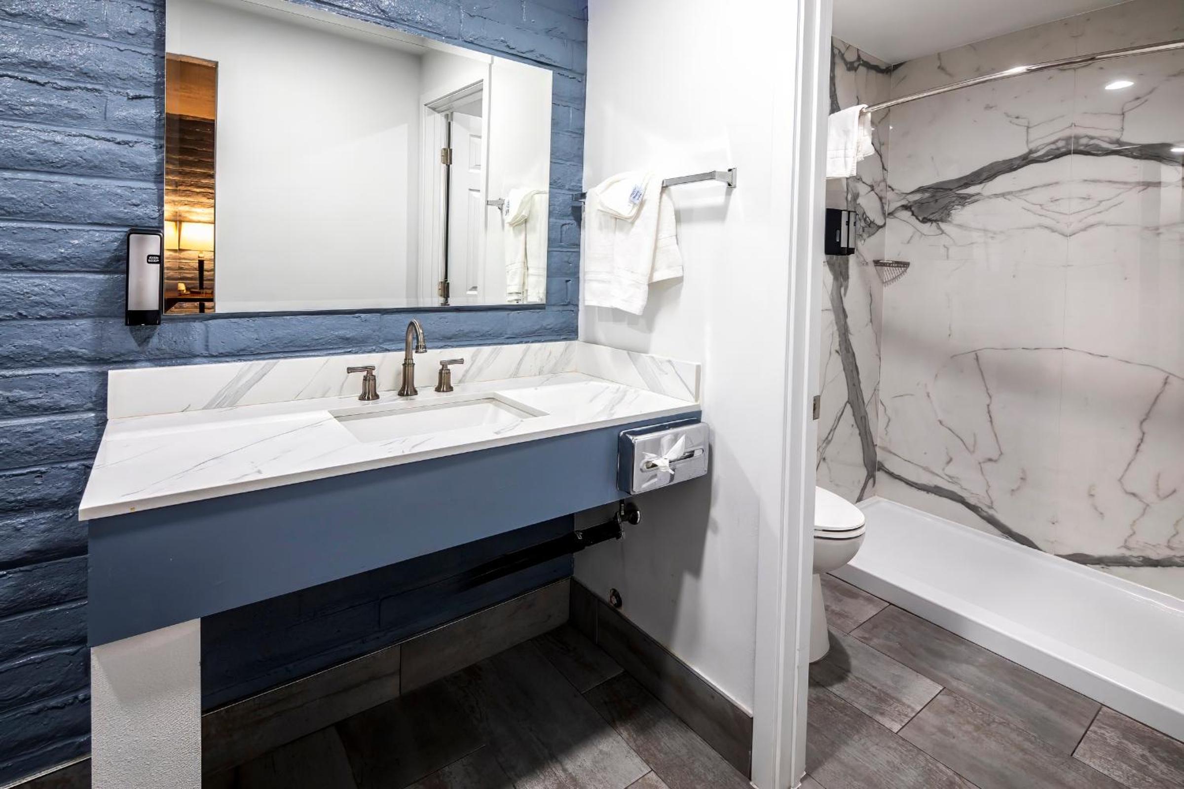 Hitching Post Studios Inn