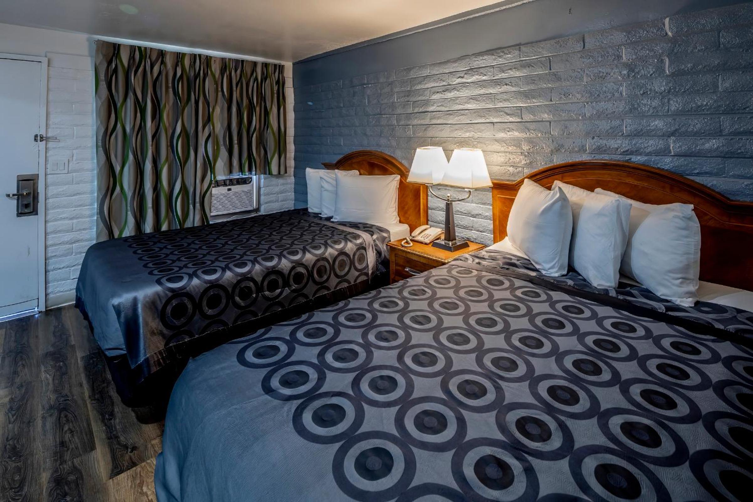 Hitching Post Studios Inn