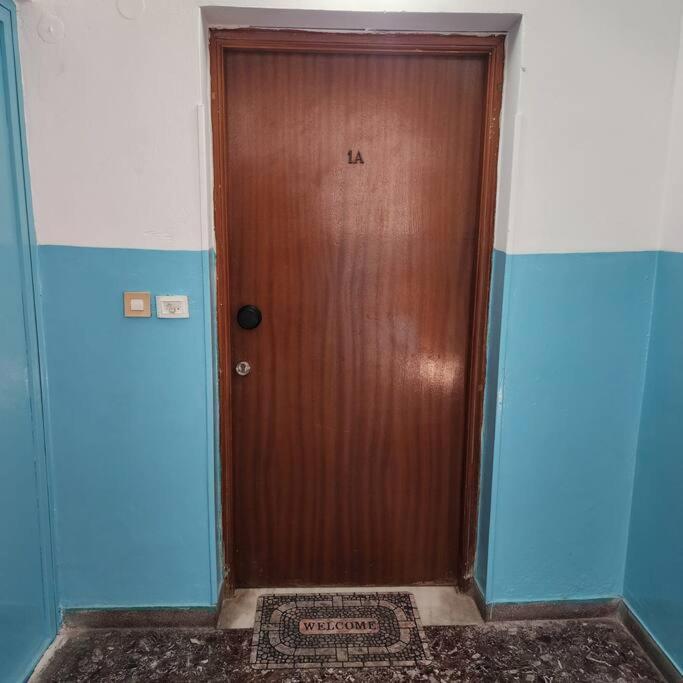 Beautiful and Remodeled Apartment 1A view 5