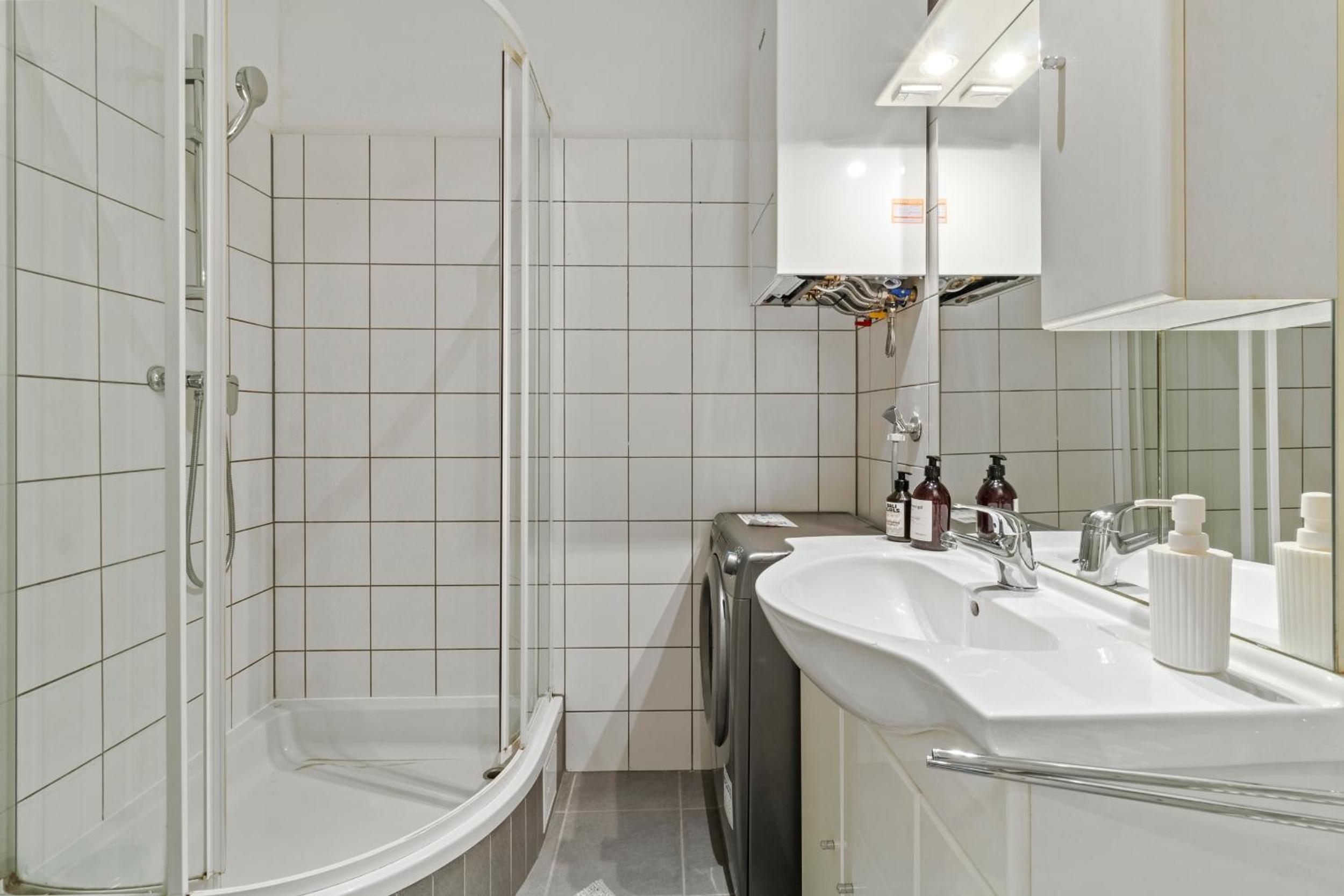 Balcony Apartment, 4 min to U3 Zipperer Straße