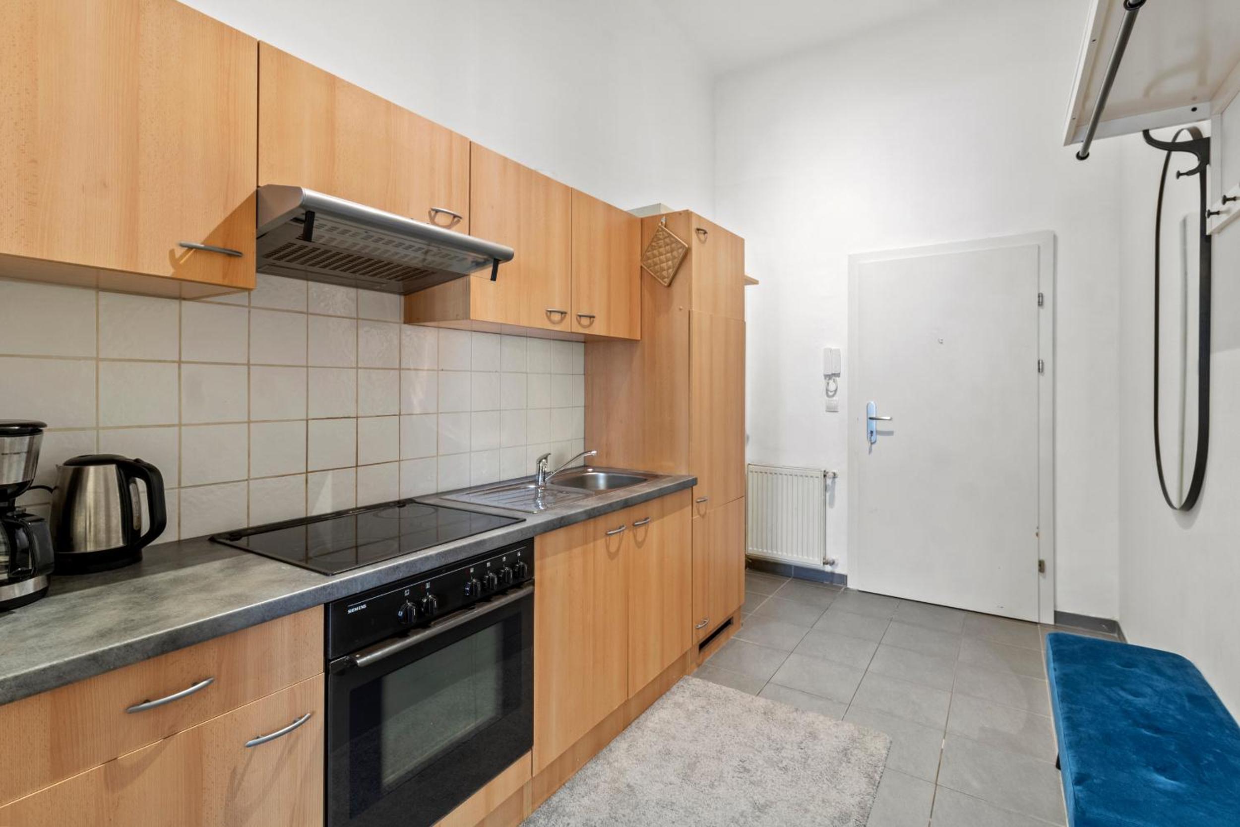 Balcony Apartment, 4 min to U3 Zipperer Straße