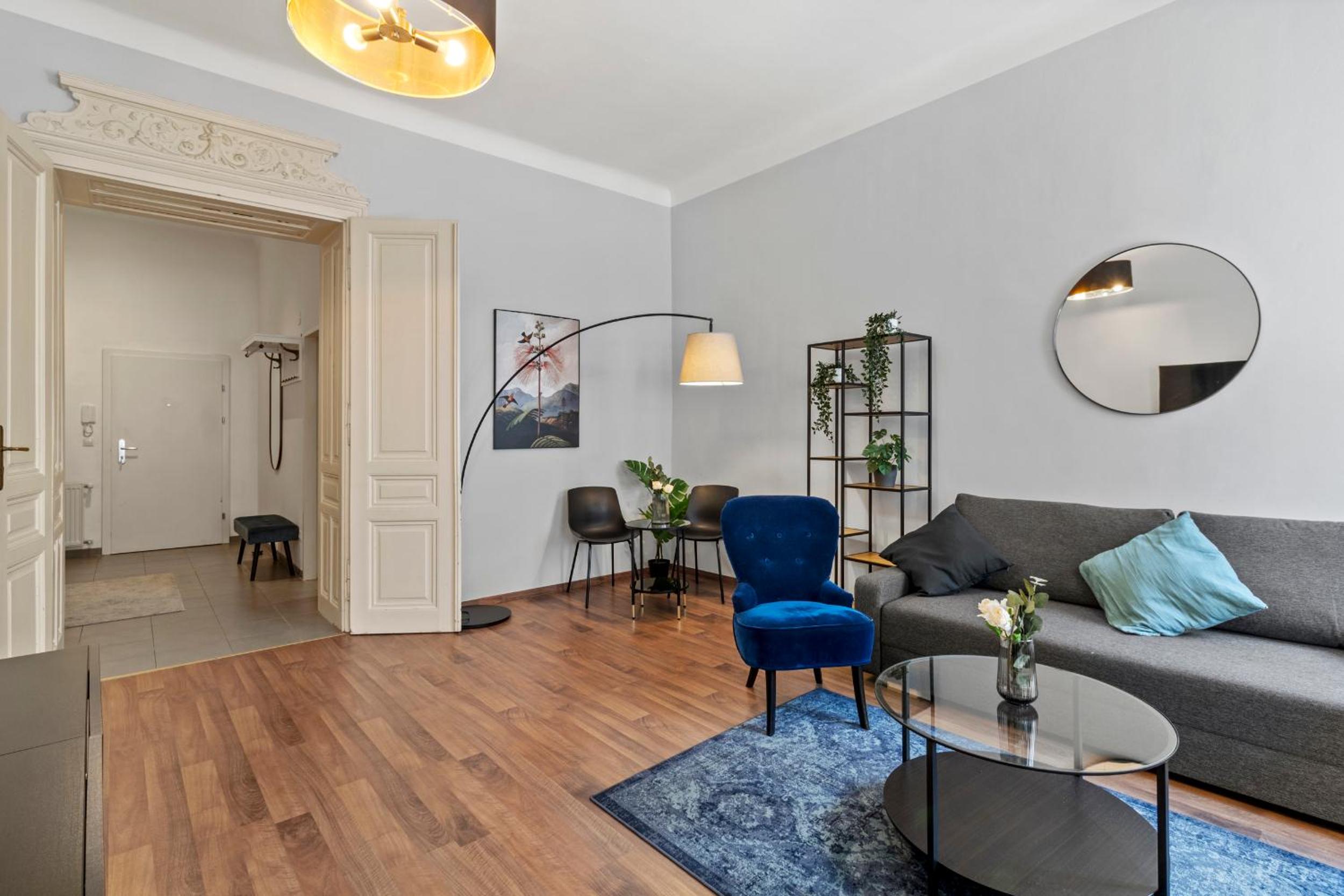 Balcony Apartment, 4 min to U3 Zipperer Straße