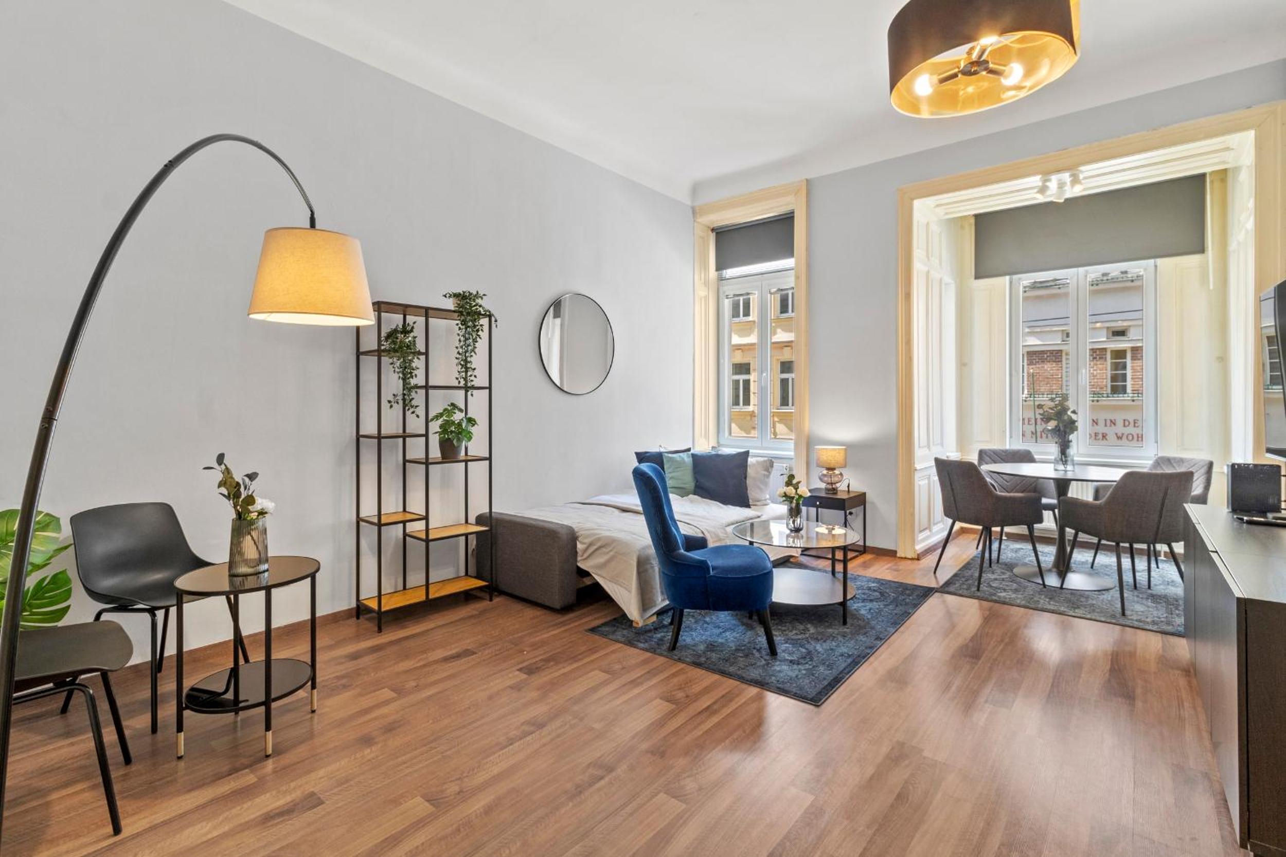 Balcony Apartment, 4 min to U3 Zipperer Straße