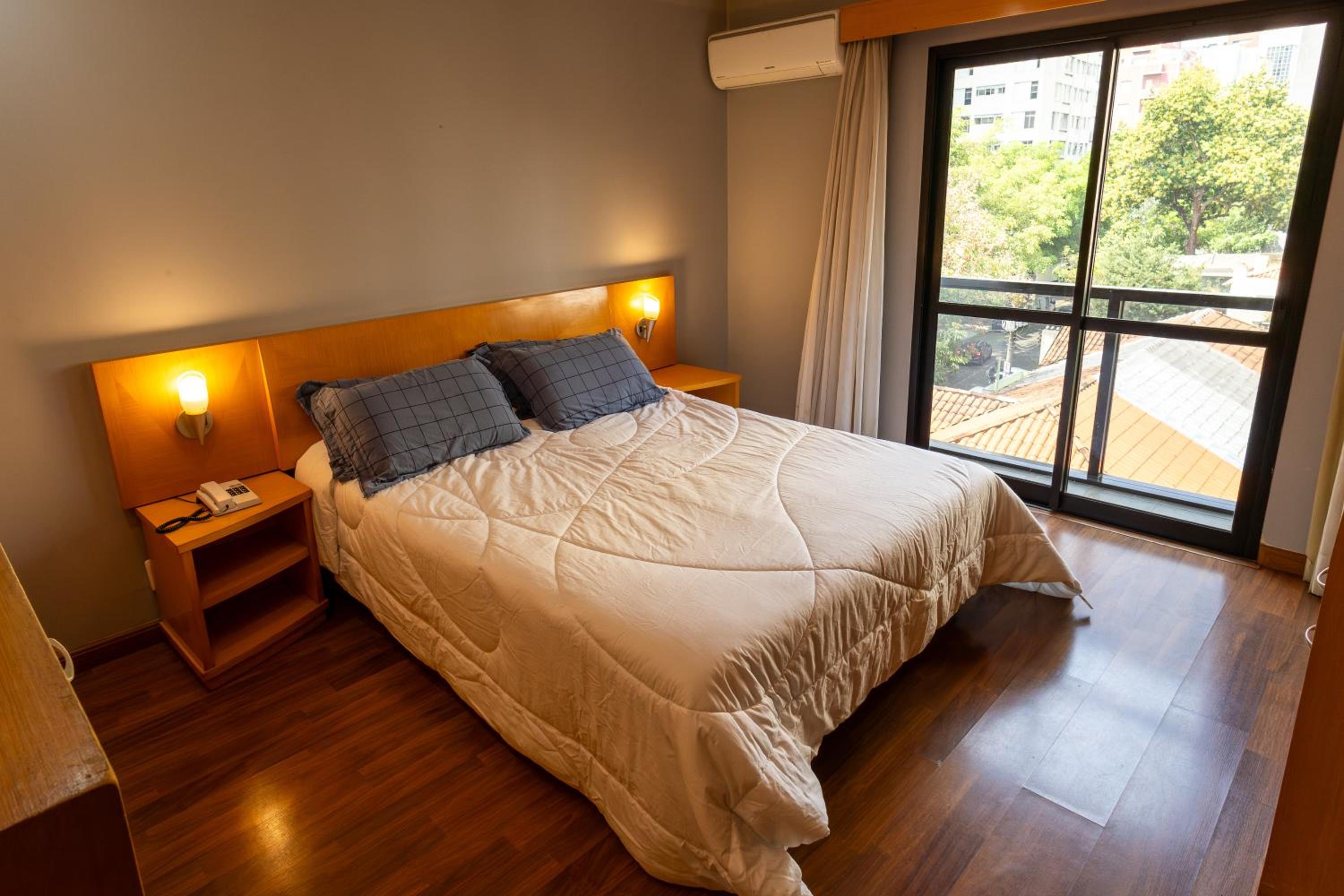 Flat com Varanda Jardim Paulista