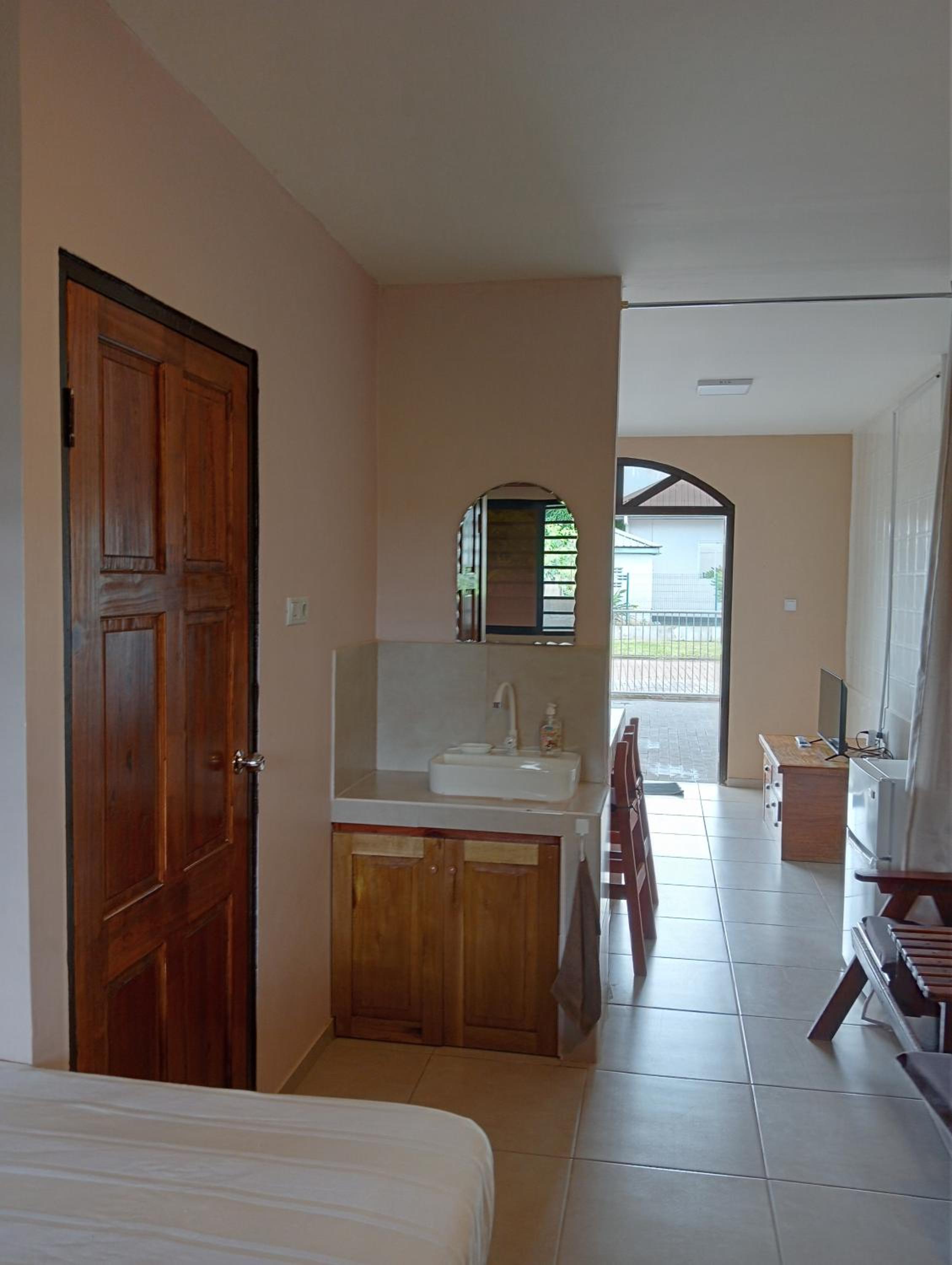 Floh-Jo Tiny House view 5
