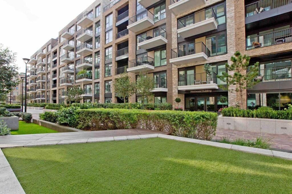 APT Westwood 2 Bedroom 2 Bath