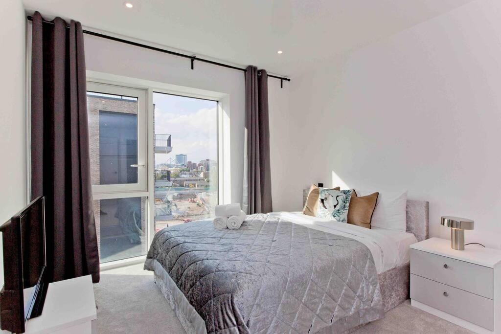 APT Westwood 2 Bedroom 2 Bath