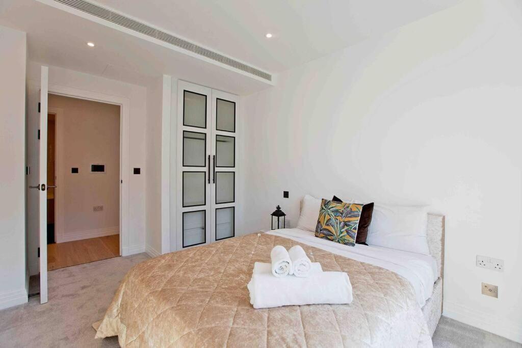 APT Westwood 2 Bedroom 2 Bath