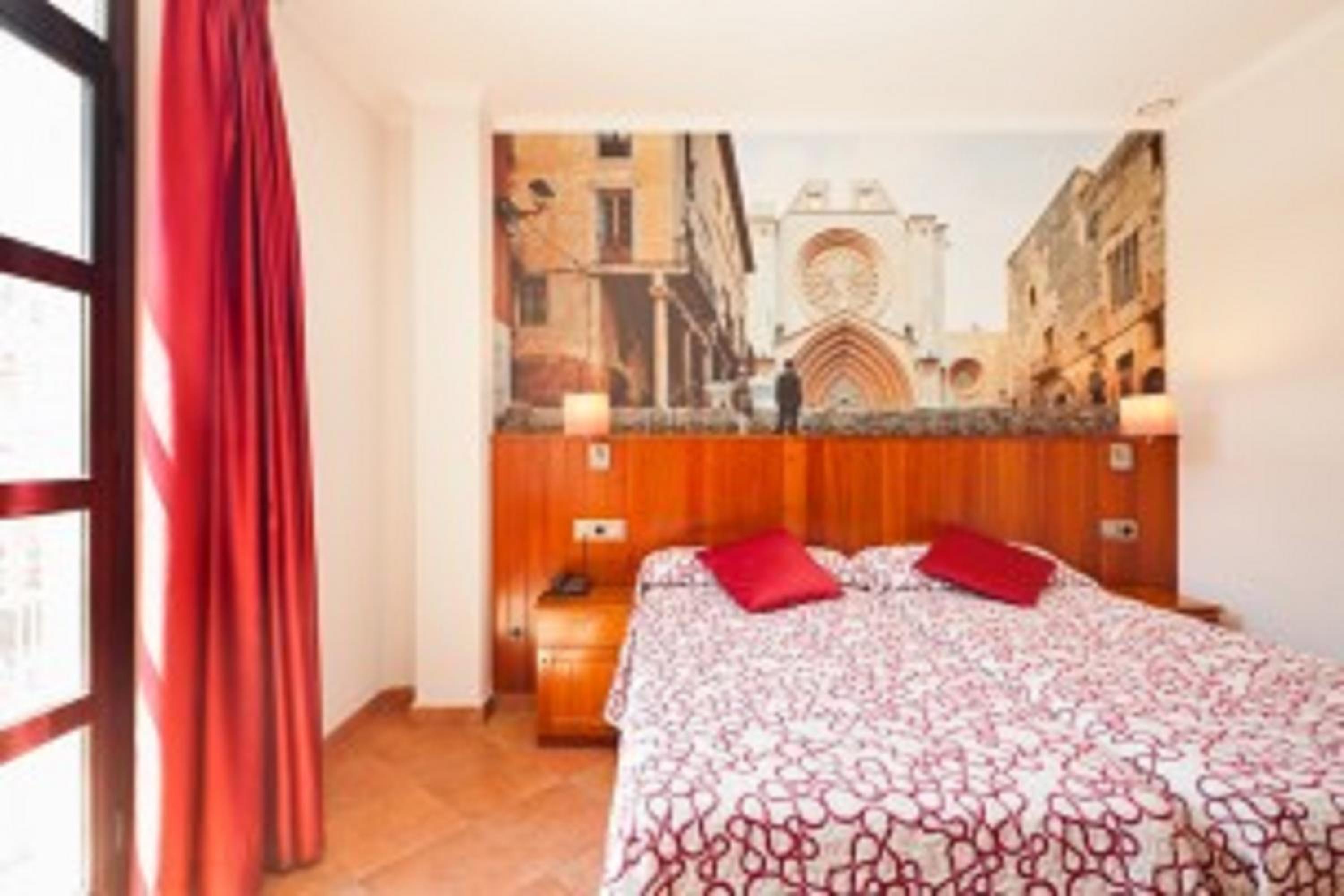 Tarragona Vacations - Placa De La Font - Property Image 2