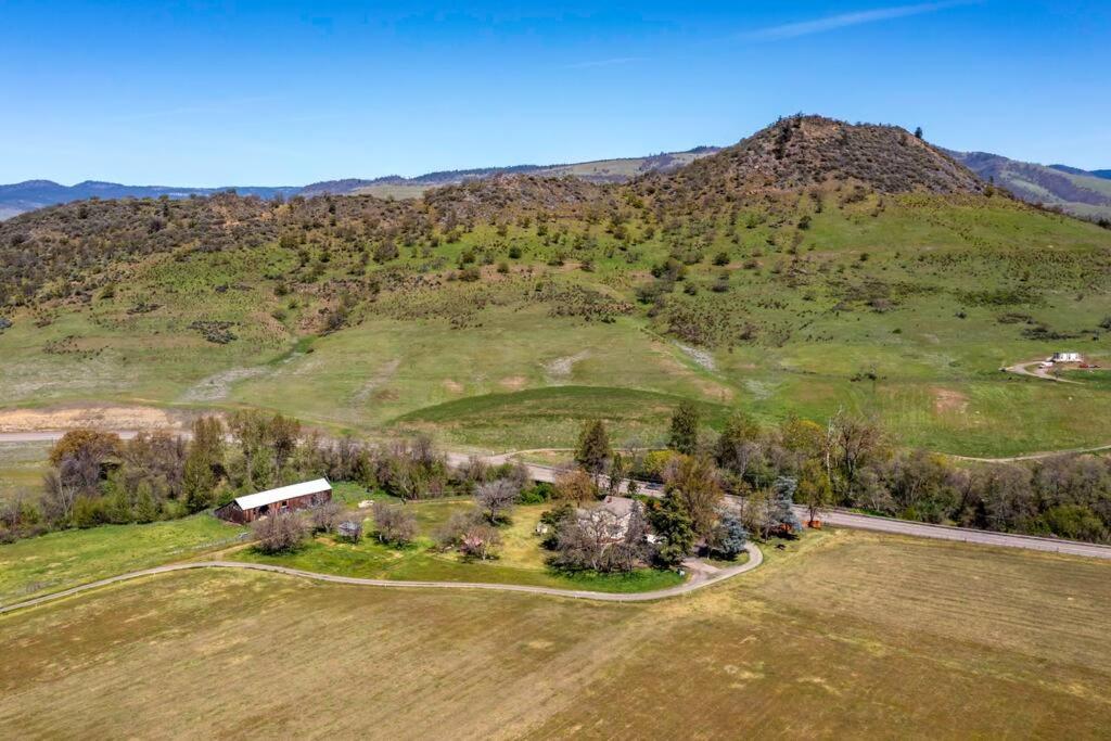 Ashland Vacations - Historic Dunn Ranch Ashland Oregon - Property Image 34