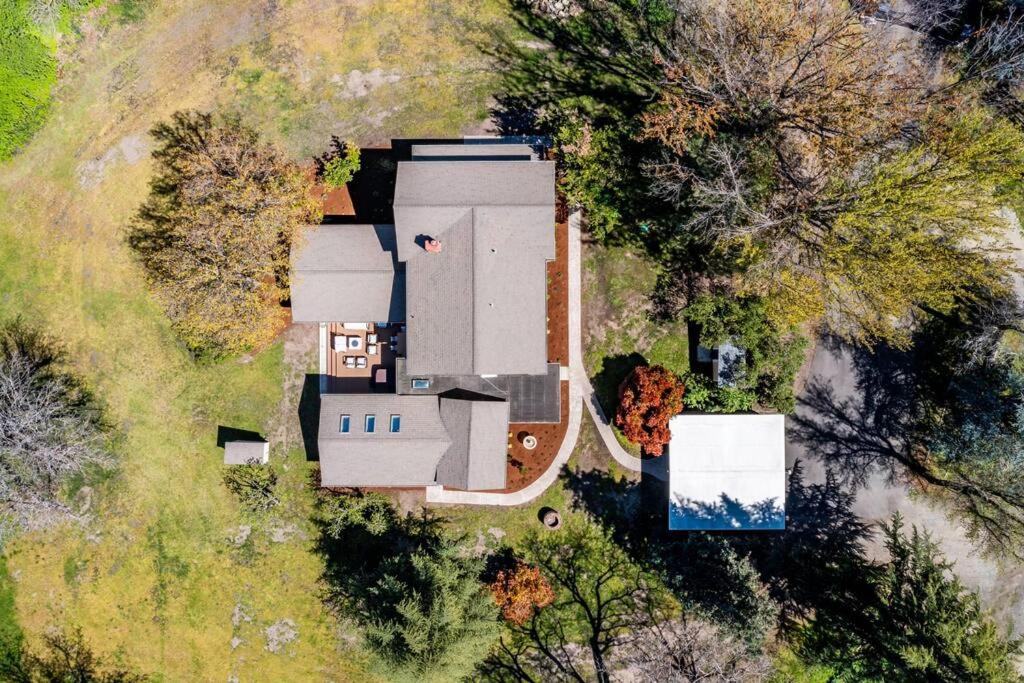 Ashland Vacations - Historic Dunn Ranch Ashland Oregon - Property Image 43