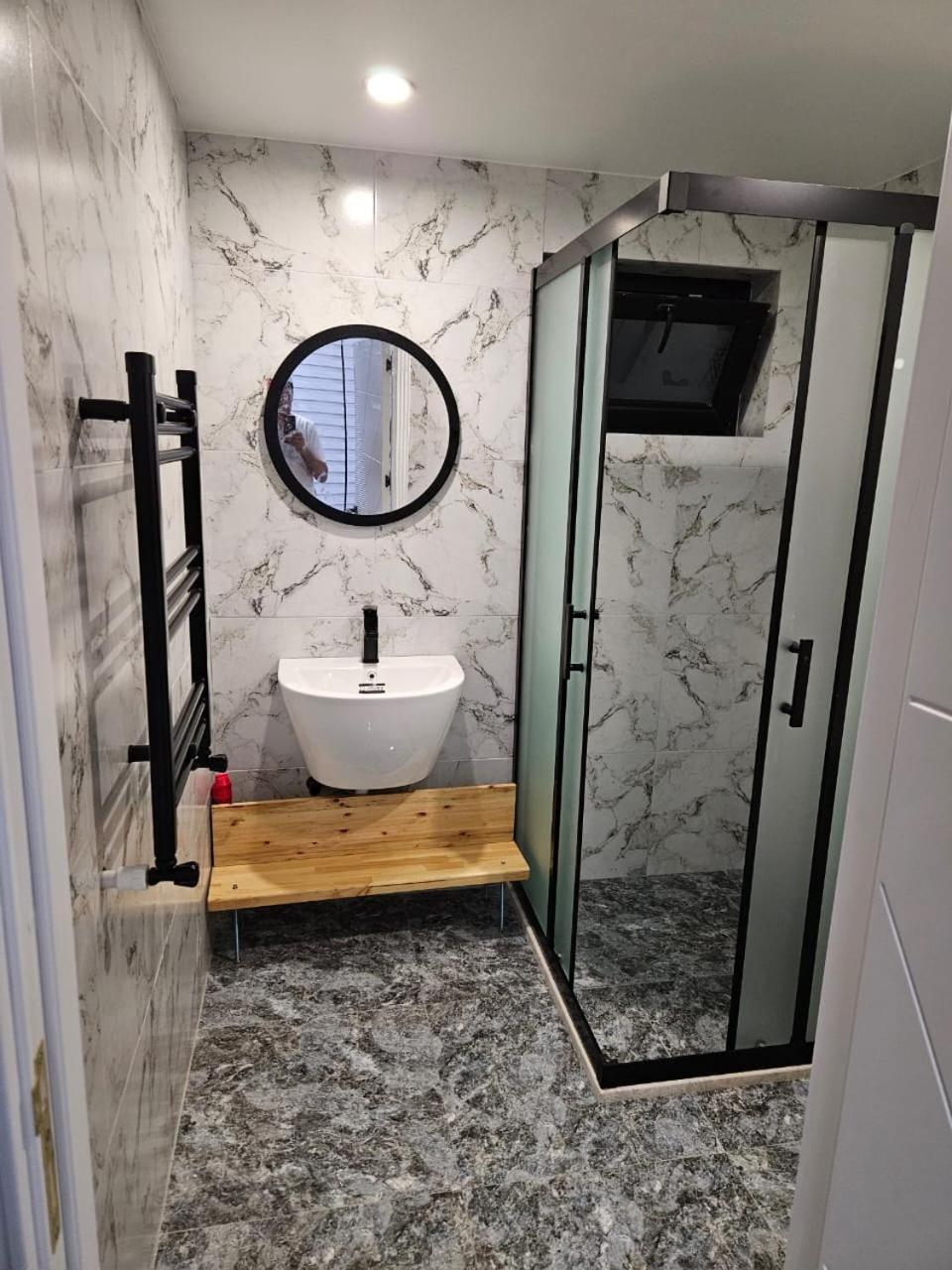 Modernvillagesheki House
