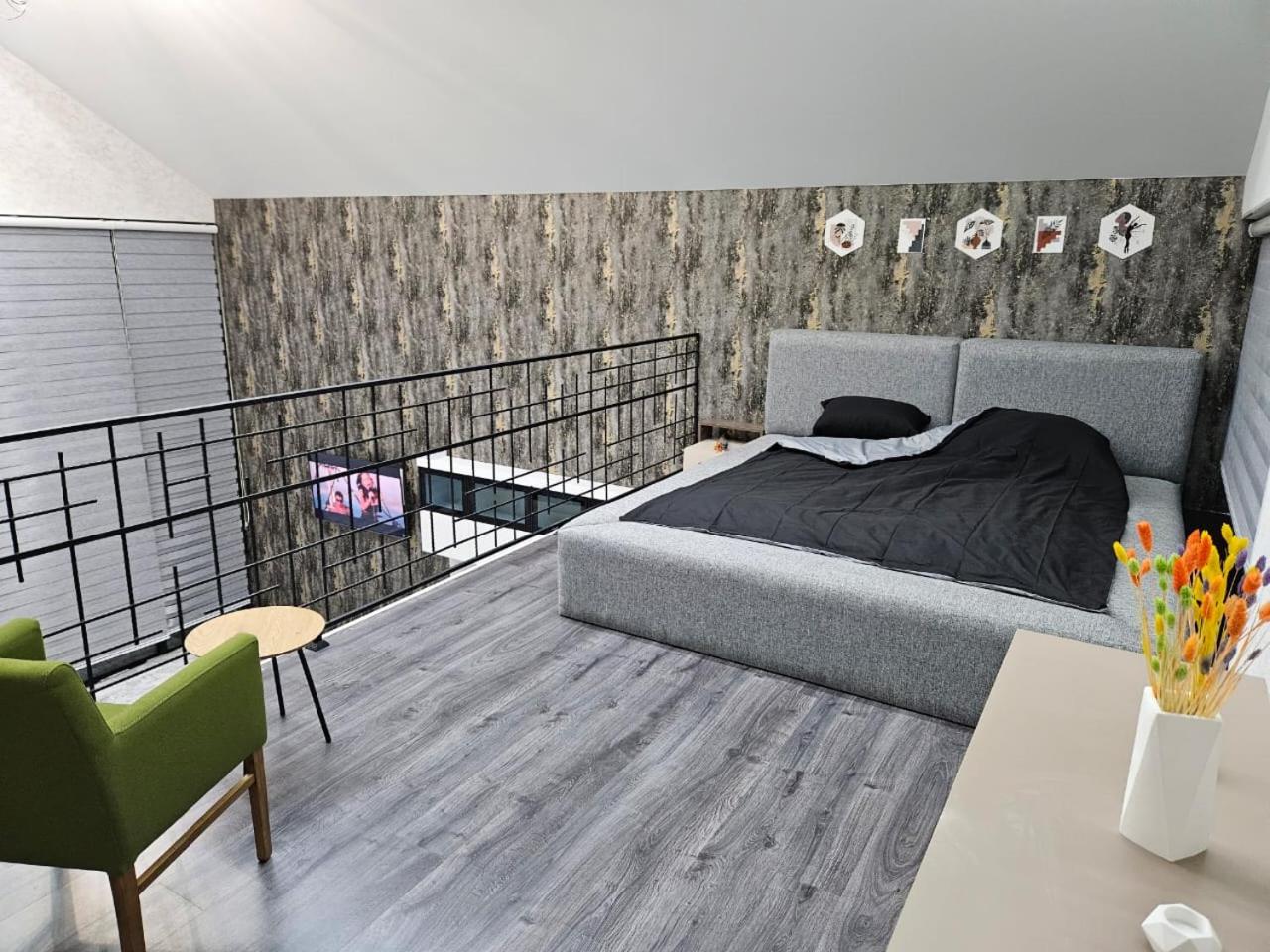 Modernvillagesheki House
