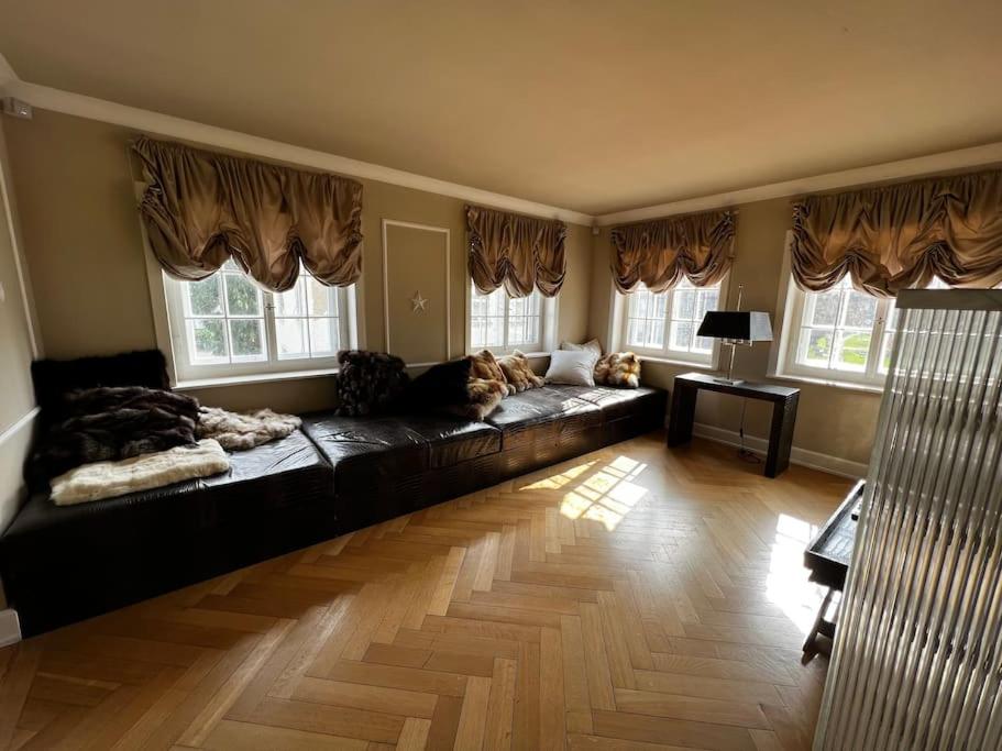 VILLA Philipp Plein - Designervilla mit Pool & SPA