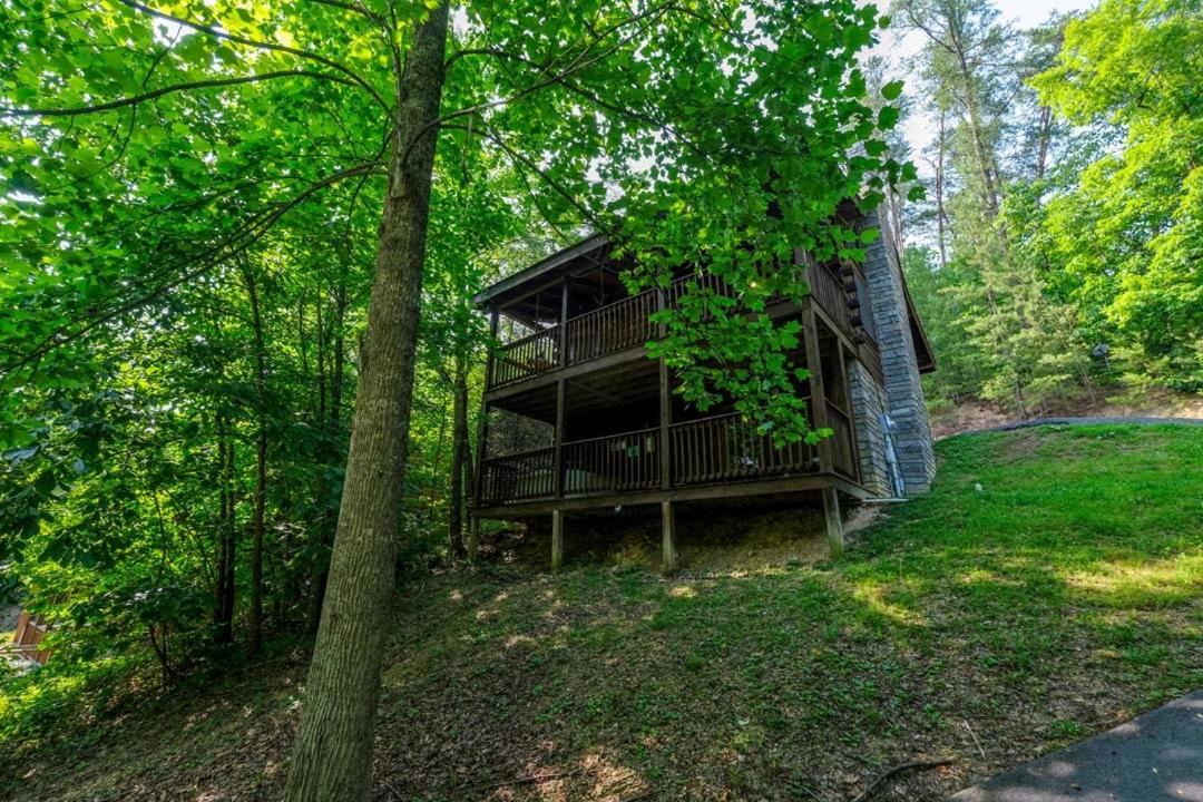 Thunder Bear Hideaway By Colonial Properties view 3