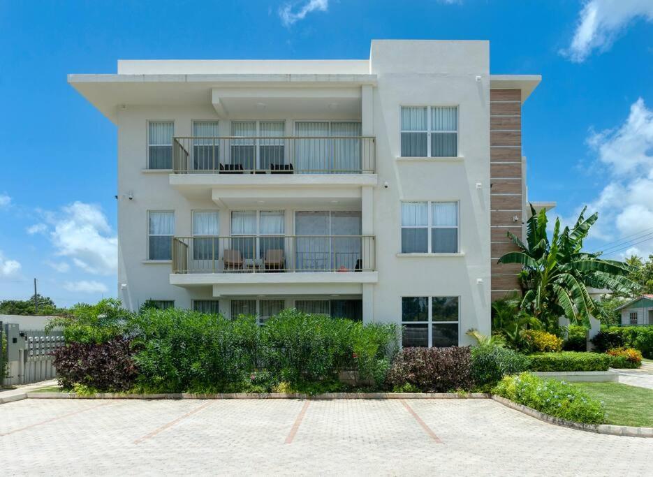Modern 2BR Beachside Haven Ground Floor and Pool