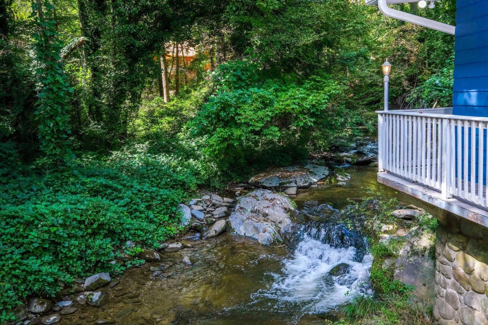 Gervinwold Creekside By Colonial Properties view 3